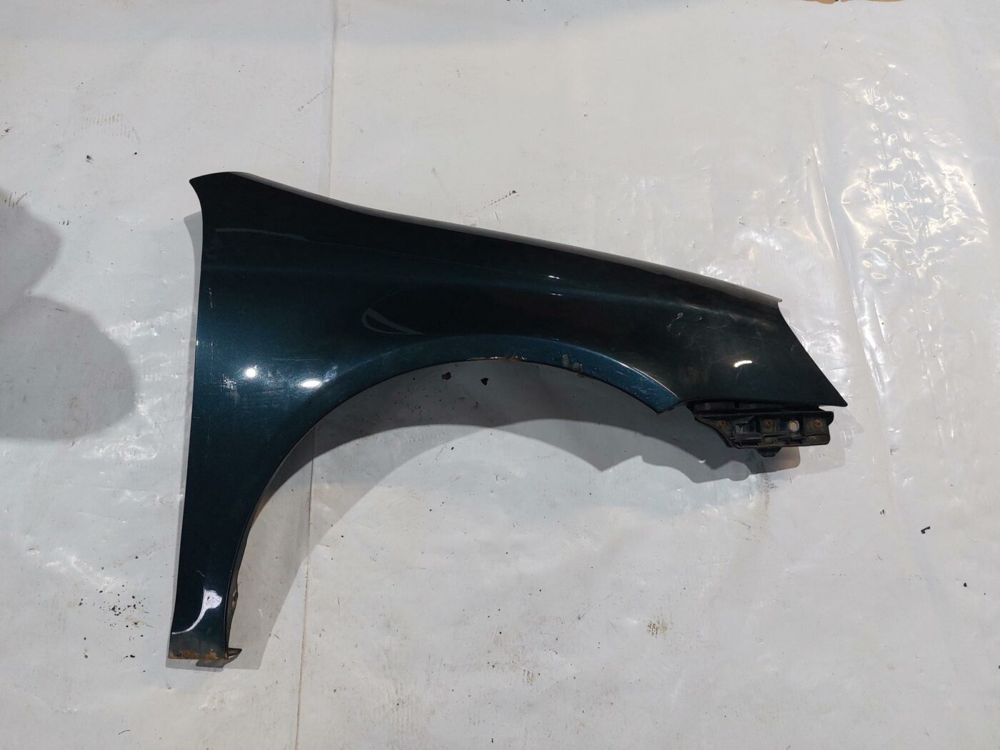 Priekšējais labais spārns priekš VW JETTA 2008 1 Priekšējais labais spārns priekš VW JETTA 2008