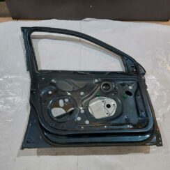 Priekšējās kreisās durvis priekš VW JETTA 2008