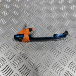 Priekšējāis kreisais durvju rokturis priekš TOYOTA COROLLA VERSO 2006