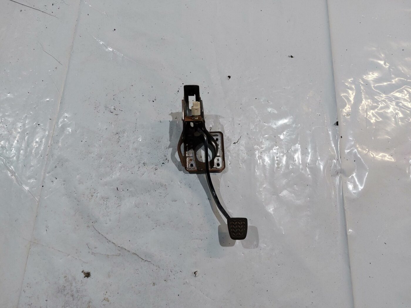 Bremžu pedālis priekš TOYOTA COROLLA VERSO 2006 1 Bremžu pedālis priekš TOYOTA COROLLA VERSO 2006