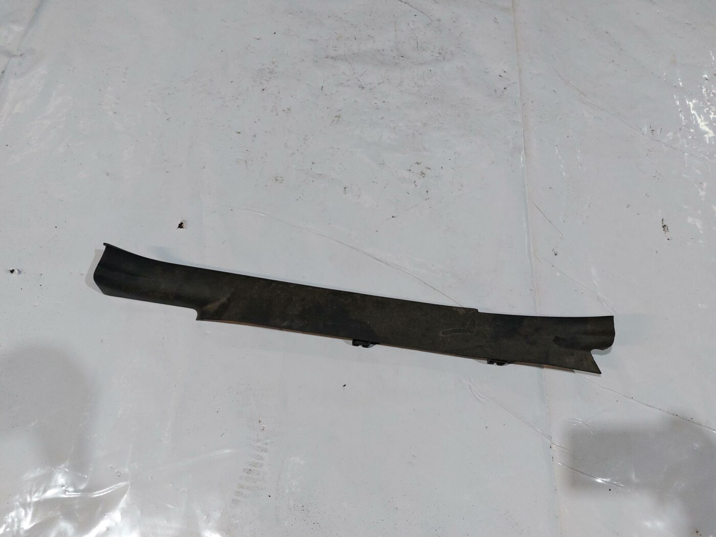 Sliekšņa aizmugurēja laba uzlika (salonā) priekš TOYOTA COROLLA VERSO 2006 1 Sliekšņa aizmugurēja laba uzlika (salonā) priekš TOYOTA COROLLA VERSO 2006