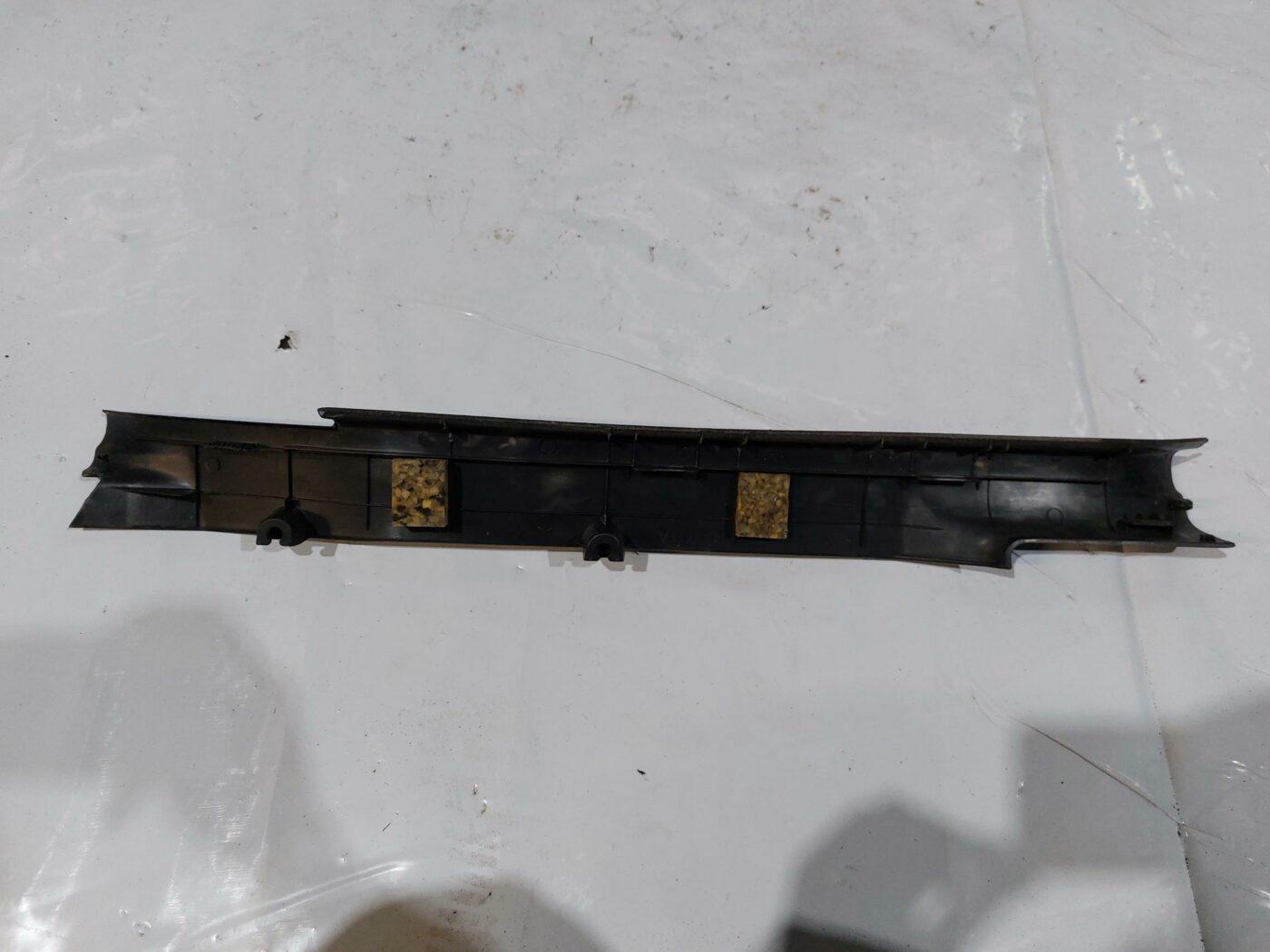 Sliekšņa aizmugurēja laba uzlika (salonā) priekš TOYOTA COROLLA VERSO 2006 2 Sliekšņa aizmugurēja laba uzlika (salonā) priekš TOYOTA COROLLA VERSO 2006