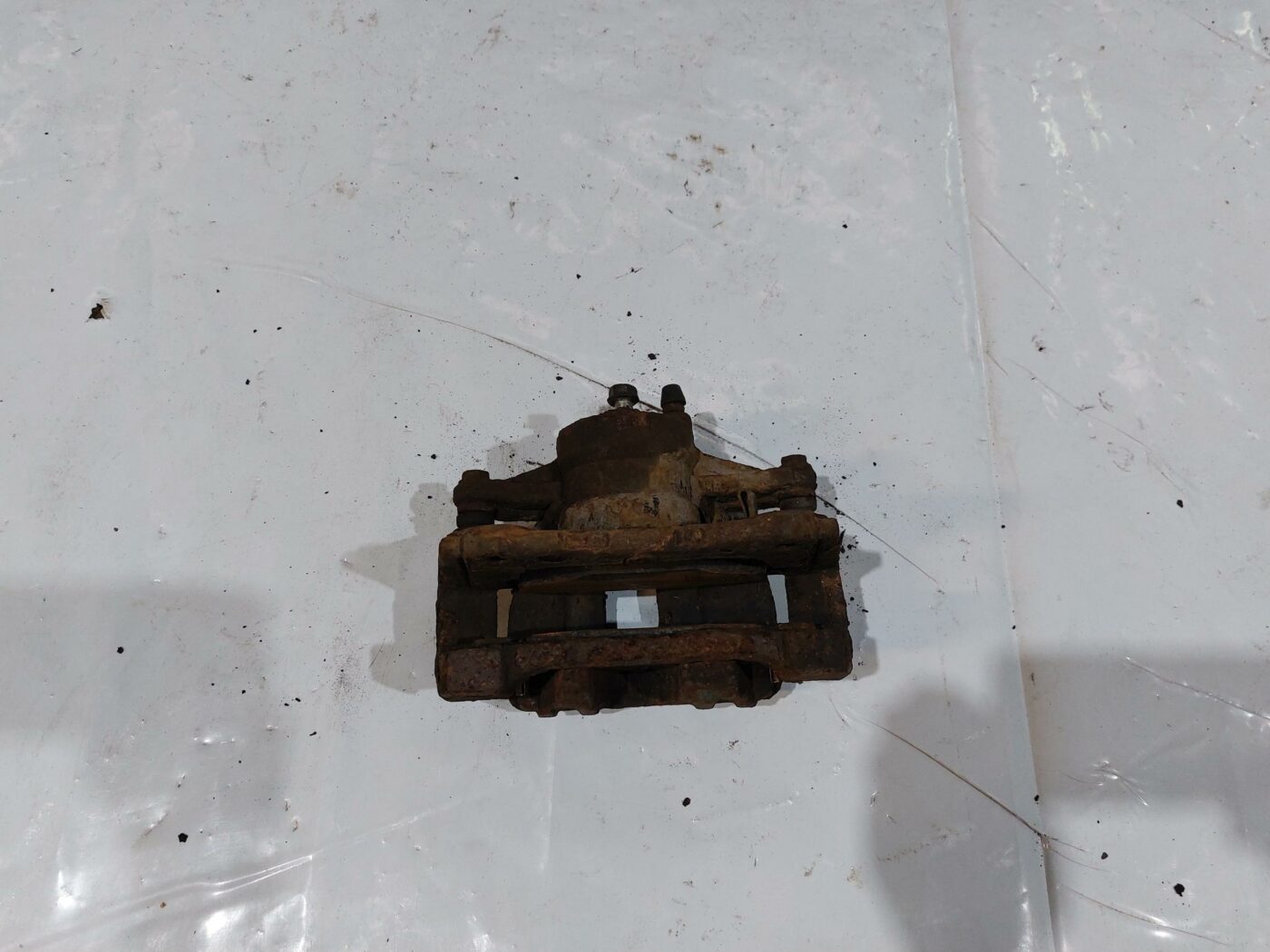 Priekšējais labais suports priekš TOYOTA COROLLA VERSO 2006 2 Priekšējais labais suports priekš TOYOTA COROLLA VERSO 2006