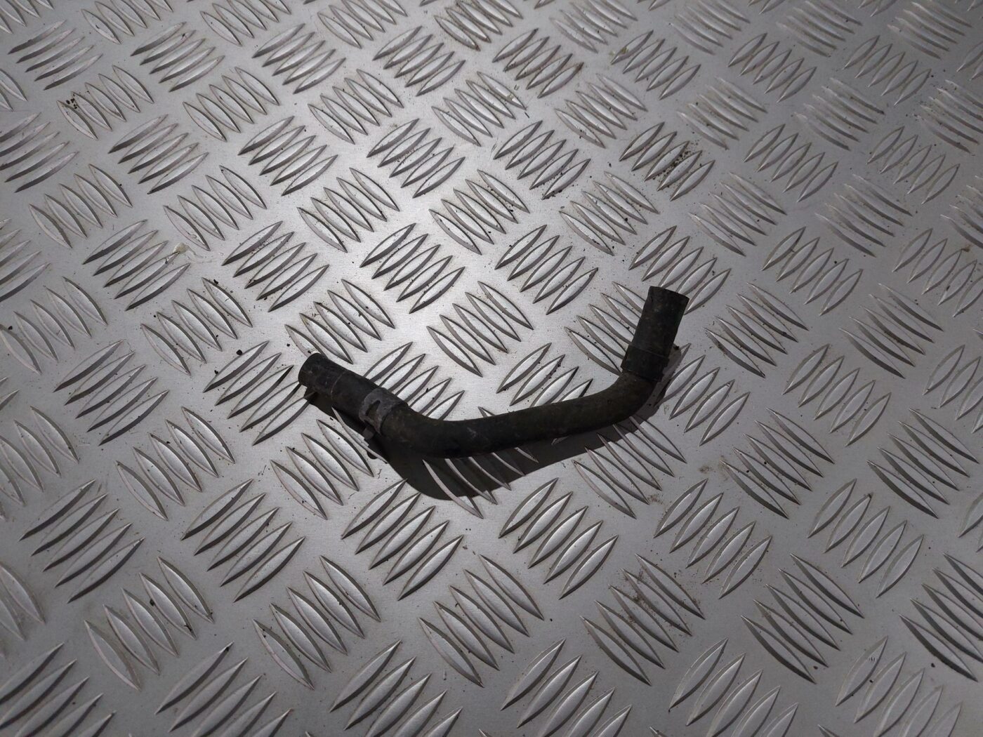 Eļļas uzpildīšanas caurule priekš TOYOTA COROLLA VERSO 2006 1 Eļļas uzpildīšanas caurule priekš TOYOTA COROLLA VERSO 2006