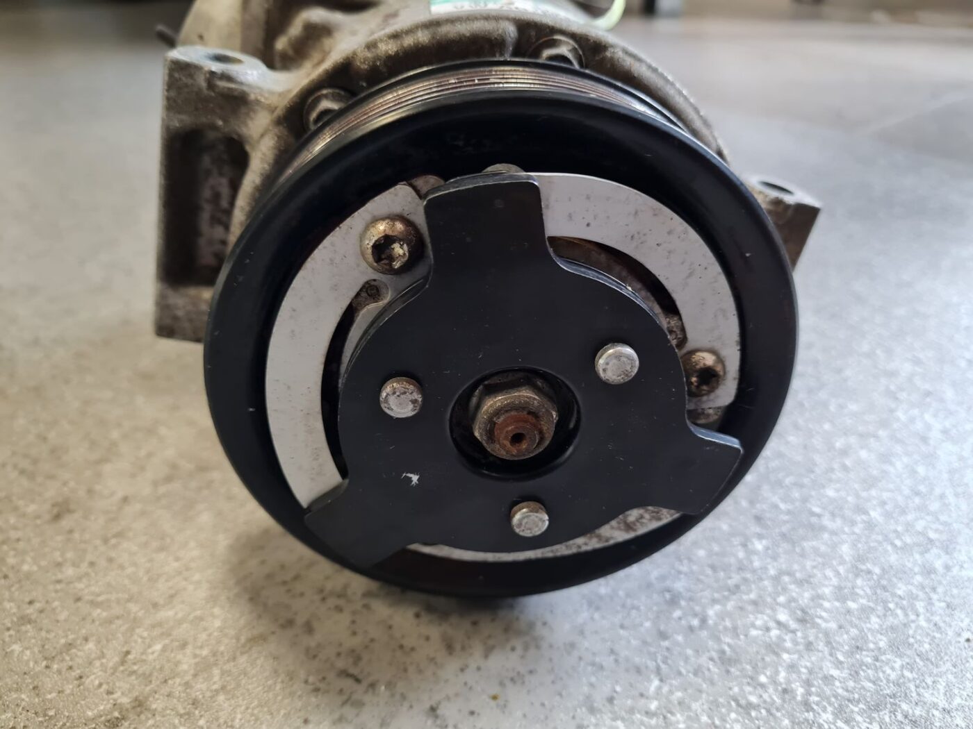 Gaisa kondicioniera kompresors priekš AUDI A3 2005-2013 1K0820859F 9 Gaisa kondicioniera kompresors priekš AUDI A3 2005-2013 1K0820859F