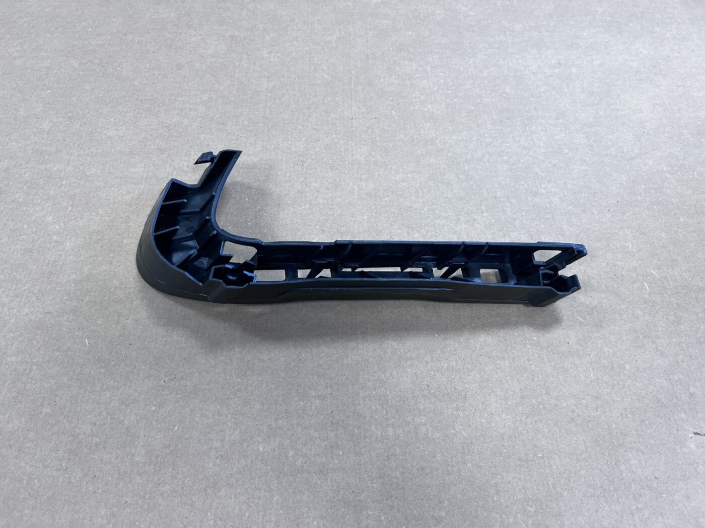 Priekšēja bufera kronšteins priekš BMW X5 E70 2006-2013 2 Priekšēja bufera kronšteins priekš BMW X5 E70 2006-2013