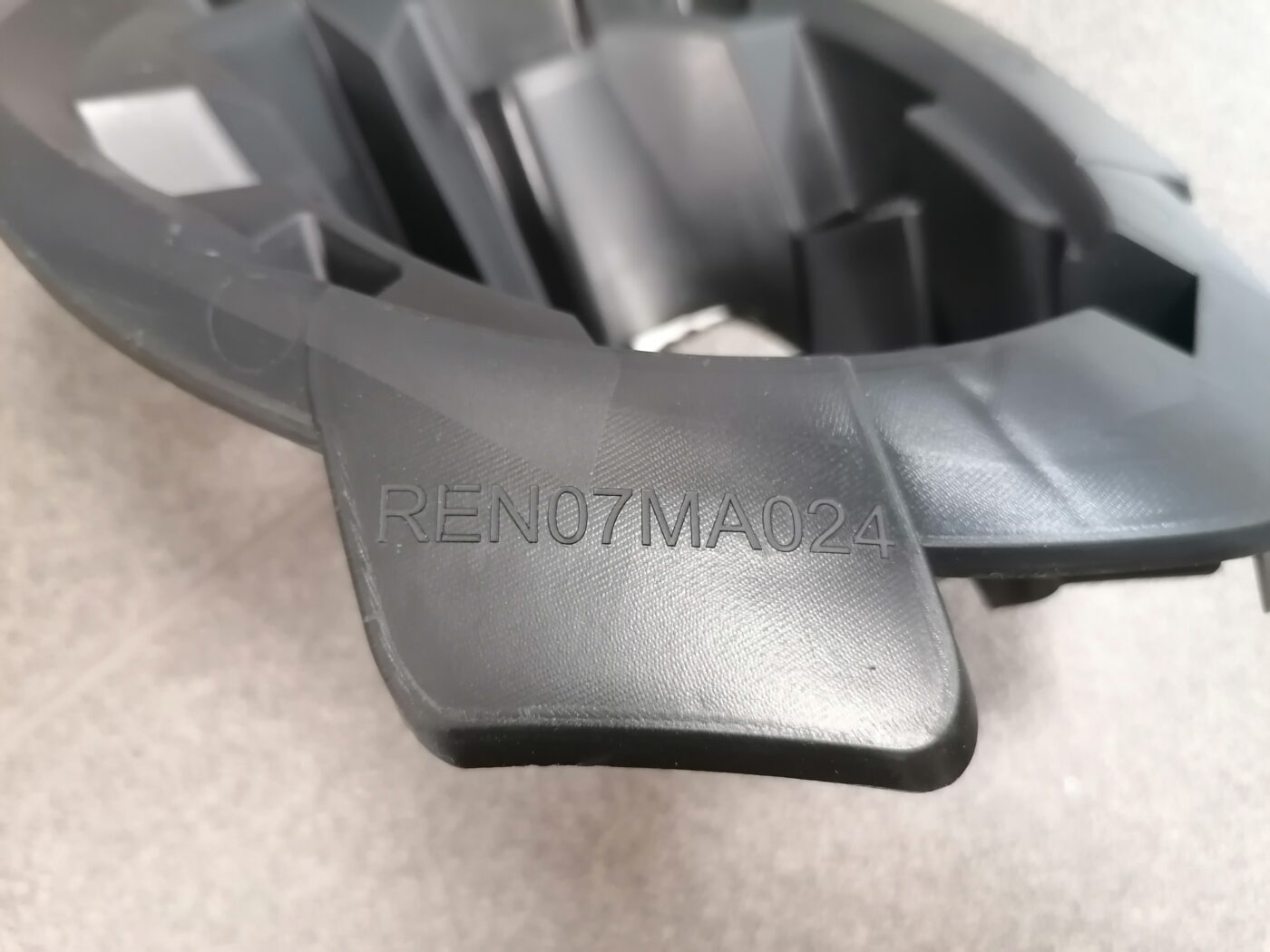 Miglas luktura reste, pa kreisi priekš RENAULT MASTER 2010-2014 3 Miglas luktura reste, pa kreisi priekš RENAULT MASTER 2010-2014