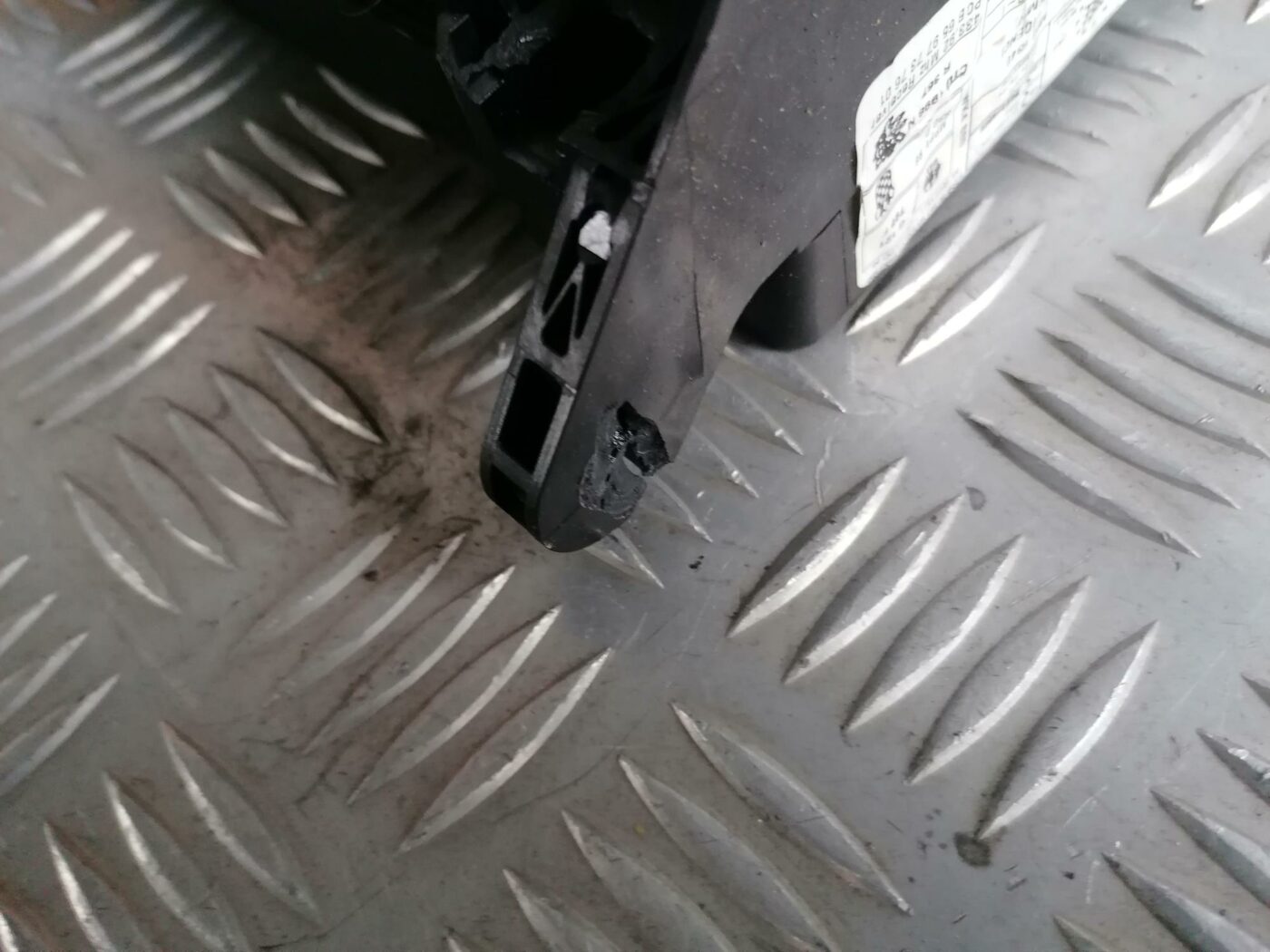 Drošinātāju bloks priekš FORD GALAXY 2005 4 Drošinātāju bloks priekš FORD GALAXY 2005