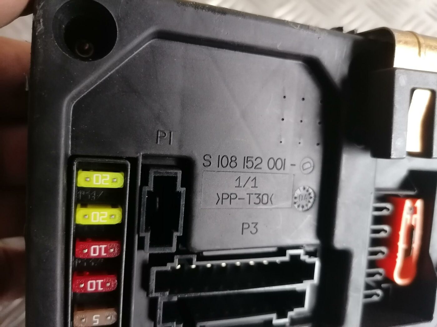 Drošinātāju bloks priekš FORD GALAXY 2005 6 Drošinātāju bloks priekš FORD GALAXY 2005