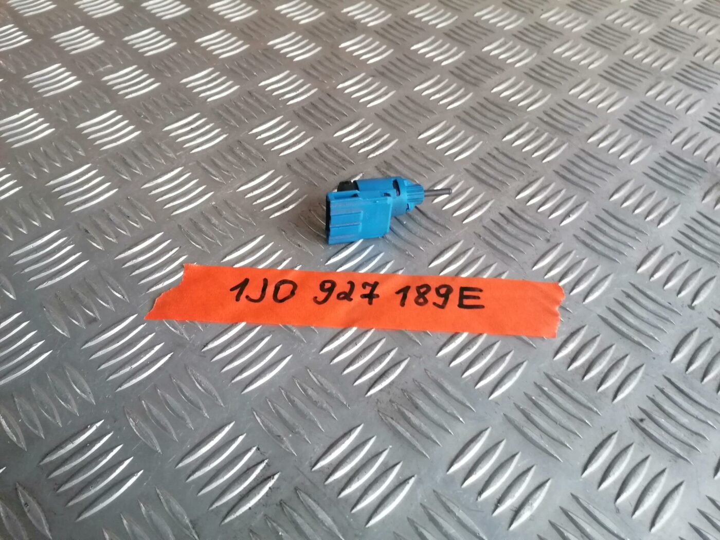 Bremžu signāla slēdzis priekš FORD GALAXY 2005 4 Bremžu signāla slēdzis priekš FORD GALAXY 2005