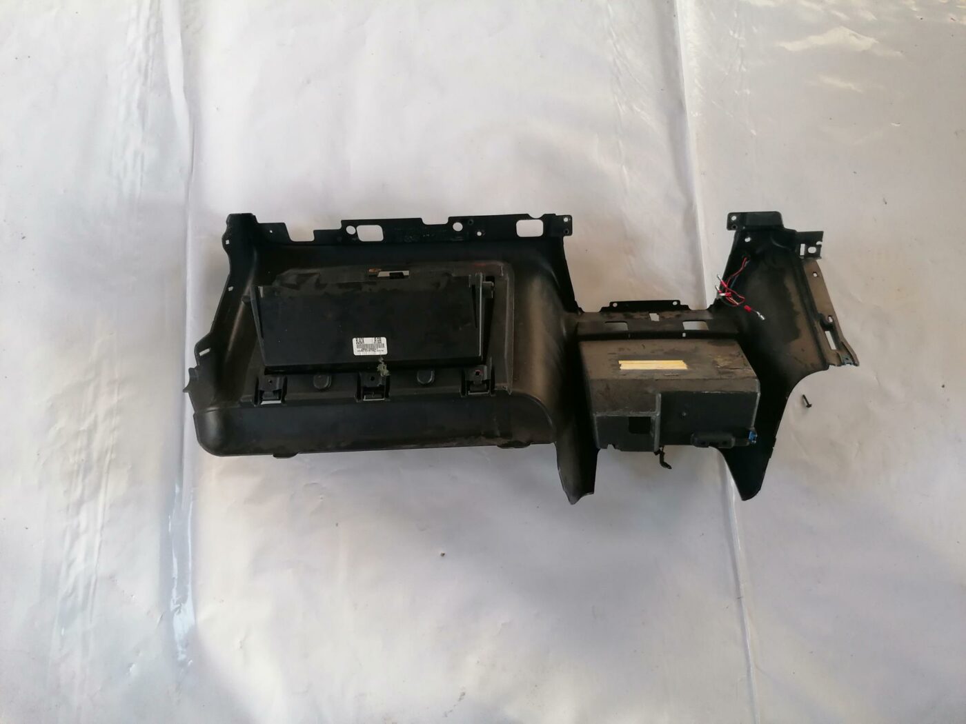 Mantu glabāšanas nodalījums pasažiera pusē priekš CHRYSLER SEBRING 2006 2 Mantu glabāšanas nodalījums pasažiera pusē priekš CHRYSLER SEBRING 2006