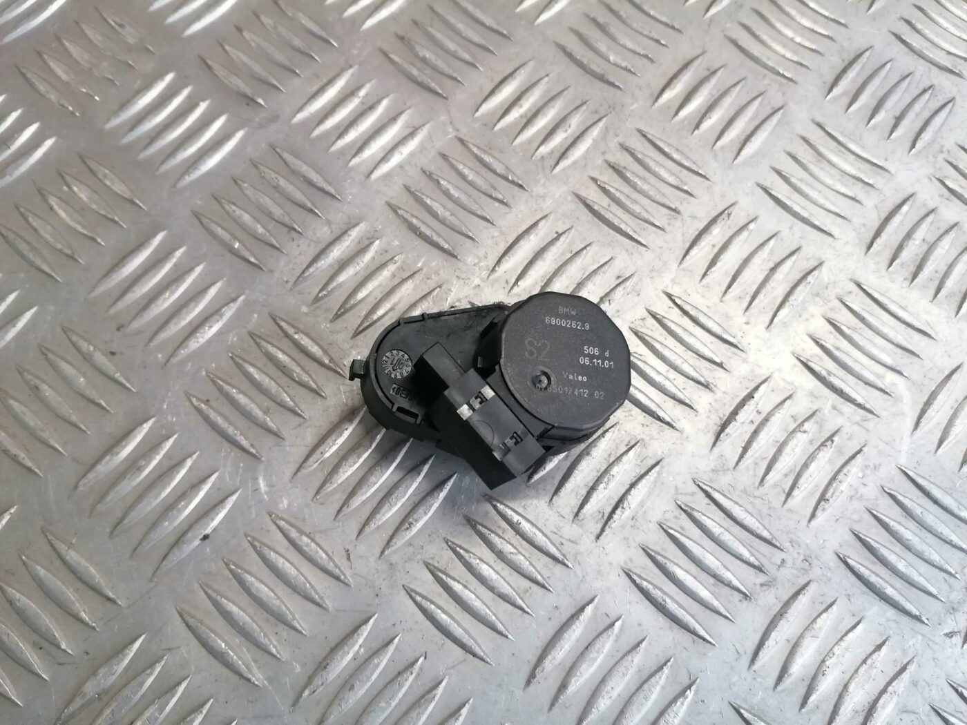 Apsildes sistēmas aktuators priekš BMW 530D E39 2001 TOURING 1 Apsildes sistēmas aktuators priekš BMW 530D E39 2001 TOURING