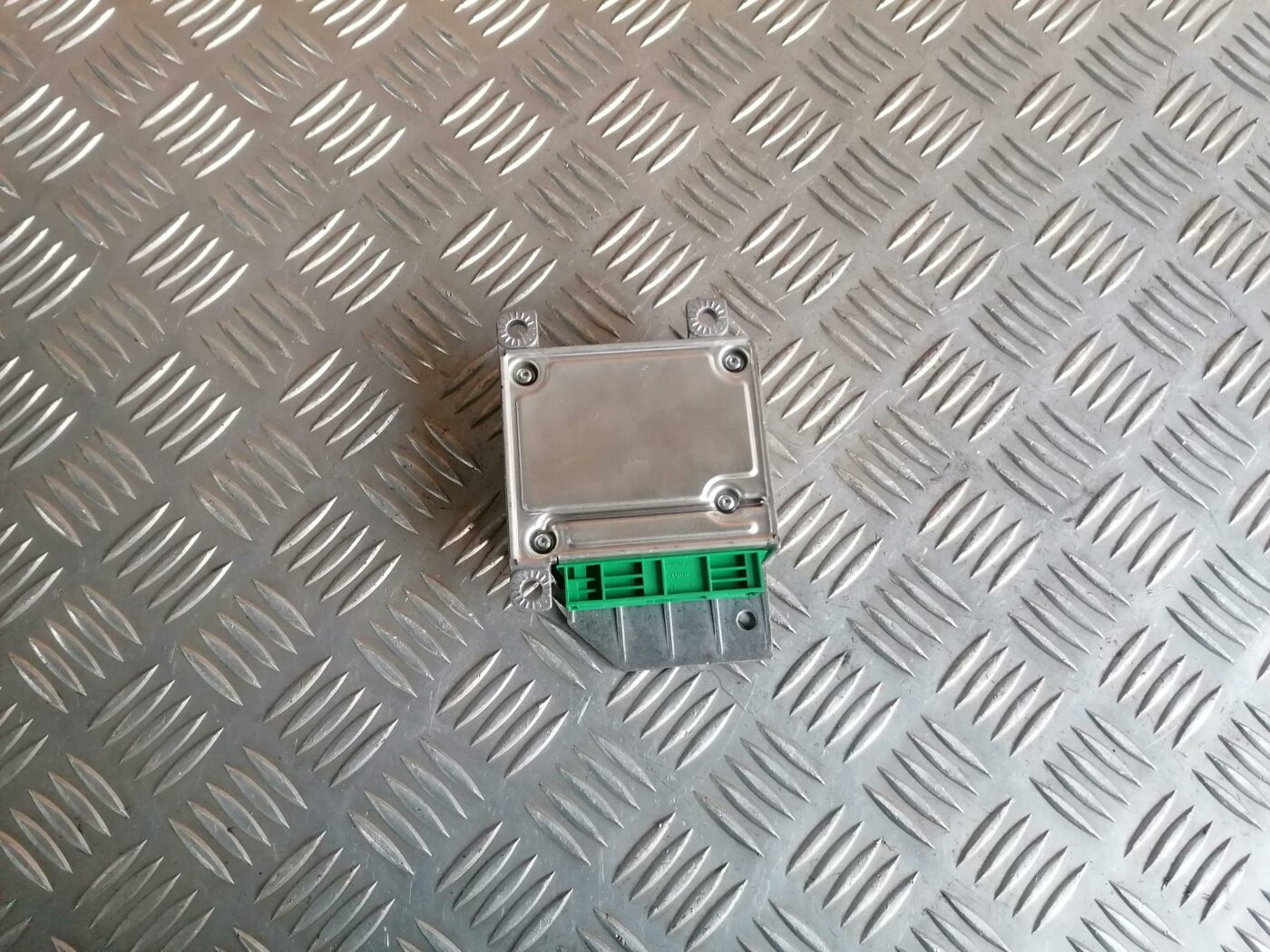 Drošības spilvena vadības bloks priekš BMW 530D E39 2001 TOURING 2 Drošības spilvena vadības bloks priekš BMW 530D E39 2001 TOURING