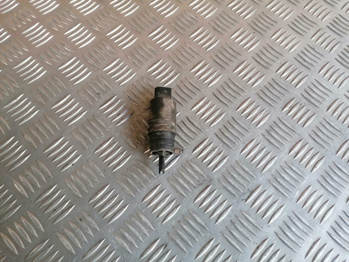 Mazgātāja šķidruma sūknis priekš BMW 530D E39 2001 TOURING 1 Mazgātāja šķidruma sūknis priekš BMW 530D E39 2001 TOURING