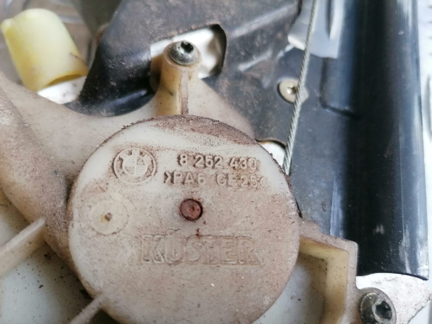 Stikla pacelšanas mehānisms aizmugurējais labais priekš BMW 530D E39 2001 TOURING 4 Stikla pacelšanas mehānisms aizmugurējais labais priekš BMW 530D E39 2001 TOURING