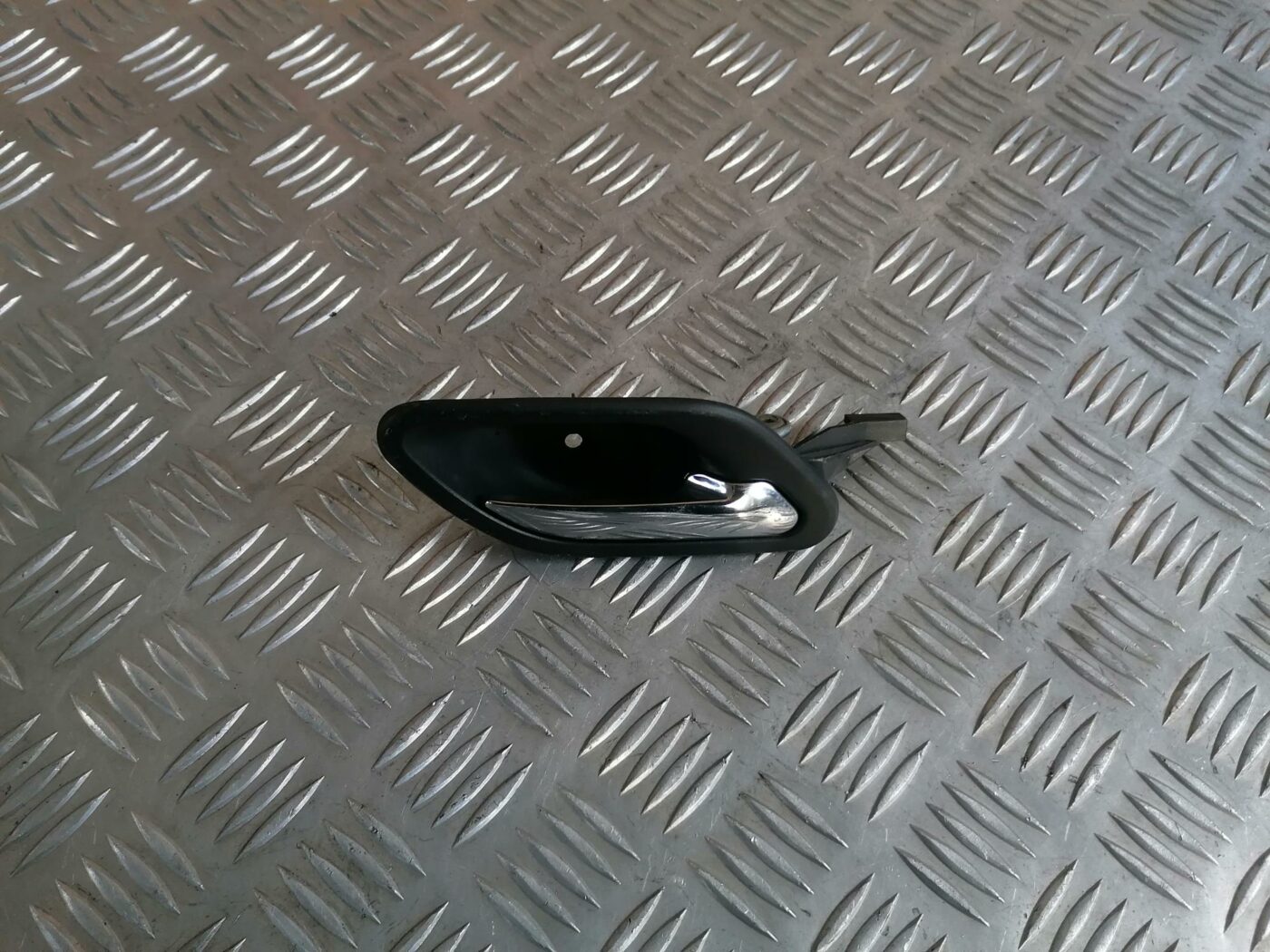 Salona durvju rokturis, aizmugures labais priekš BMW 530D E39 2001 TOURING 1 Salona durvju rokturis, aizmugures labais priekš BMW 530D E39 2001 TOURING