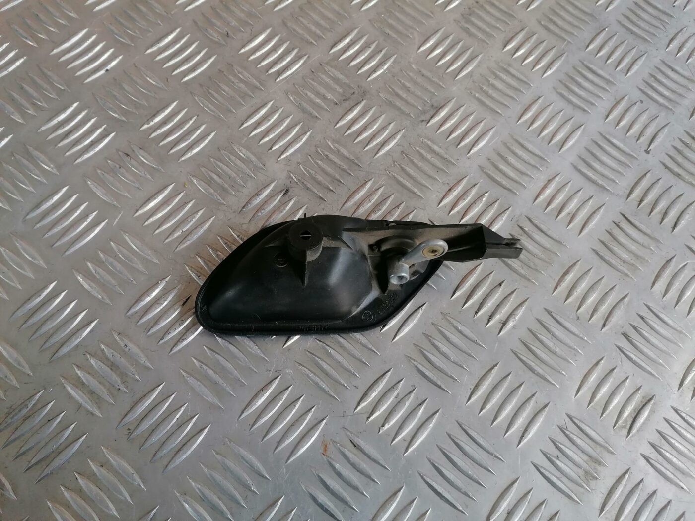 Salona durvju rokturis, aizmugures labais priekš BMW 530D E39 2001 TOURING 2 Salona durvju rokturis, aizmugures labais priekš BMW 530D E39 2001 TOURING