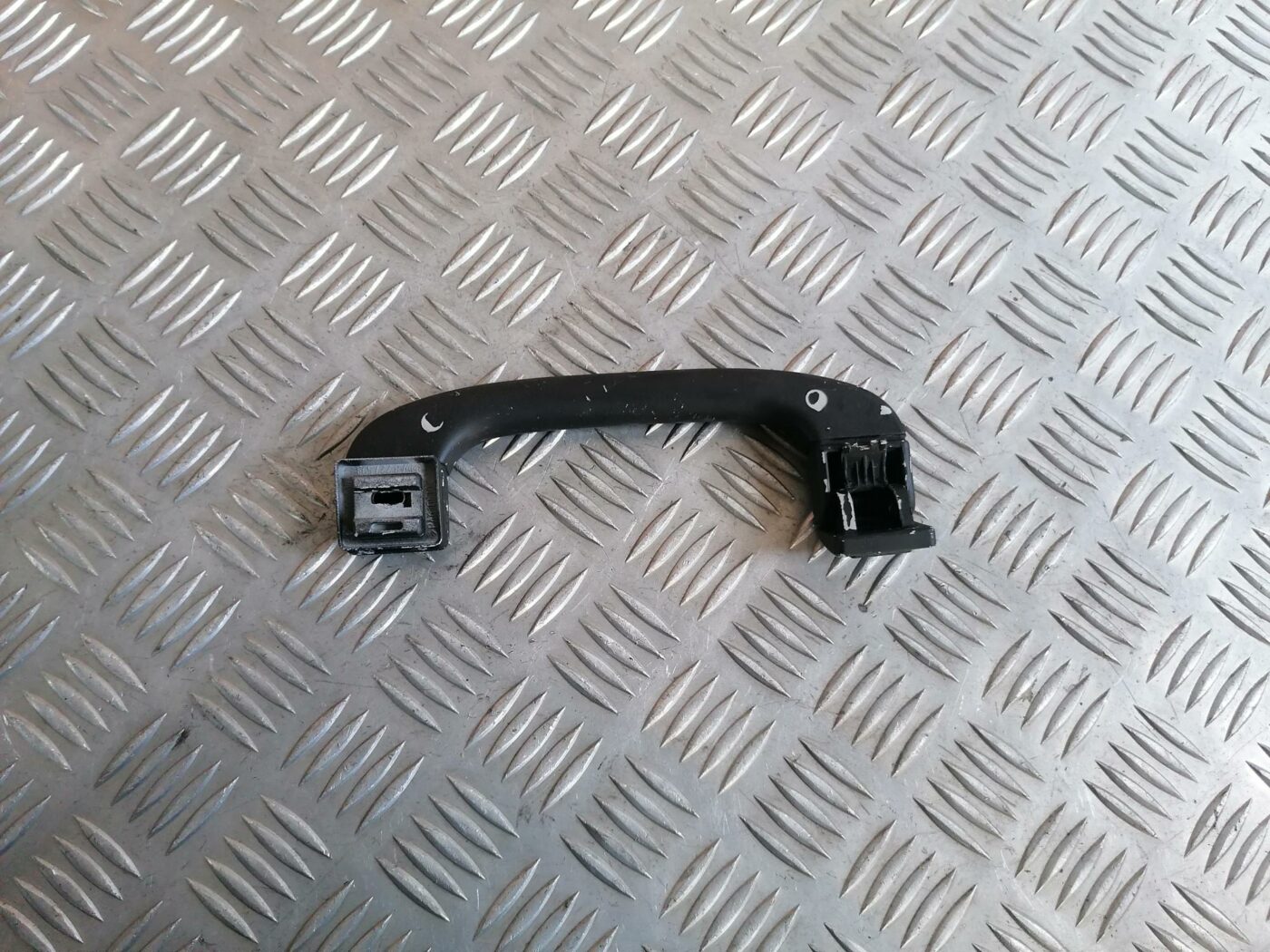 Salona rokturis griestos priekš BMW 530D E39 2001 TOURING 2 Salona rokturis griestos priekš BMW 530D E39 2001 TOURING