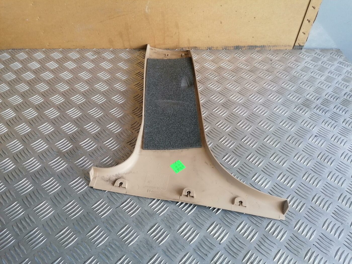 Vidējas salona statnes apdare priekš BMW 530D E39 2001 TOURING 2 Vidējas salona statnes apdare priekš BMW 530D E39 2001 TOURING