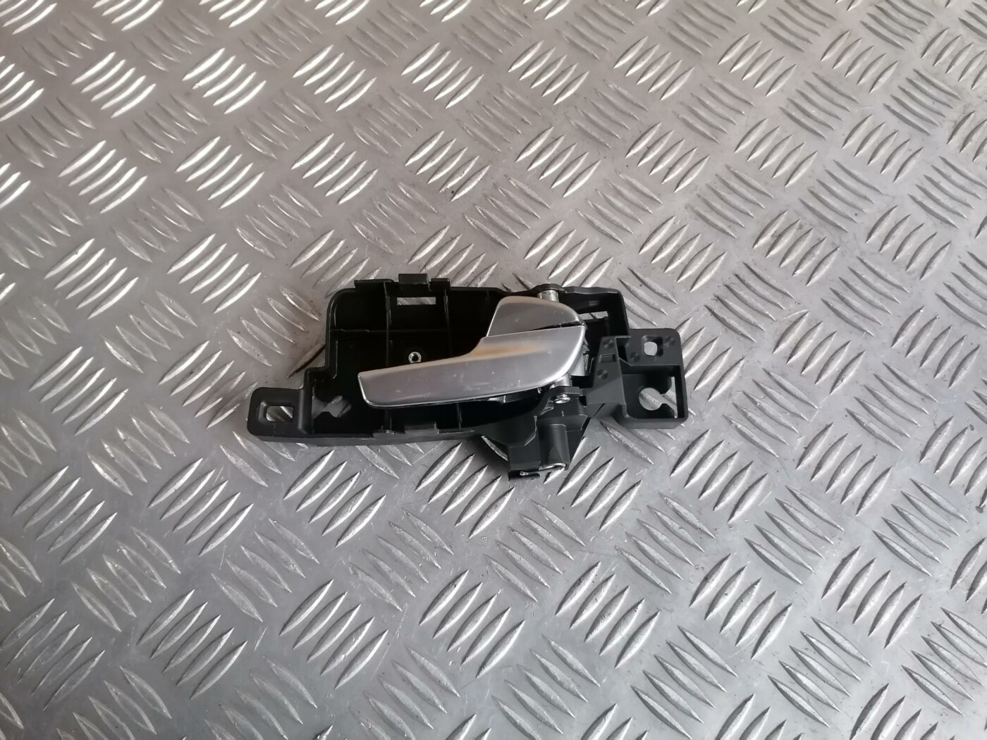 Salona durvju rokturis, aizmugures labais priekš FORD MONDEO 2007 1 Salona durvju rokturis, aizmugures labais priekš FORD MONDEO 2007