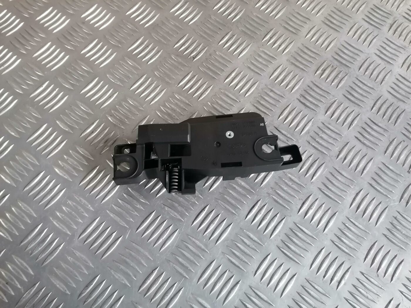 Salona durvju rokturis, priekšējais labais priekš FORD MONDEO 2007 2 Salona durvju rokturis, priekšējais labais priekš FORD MONDEO 2007