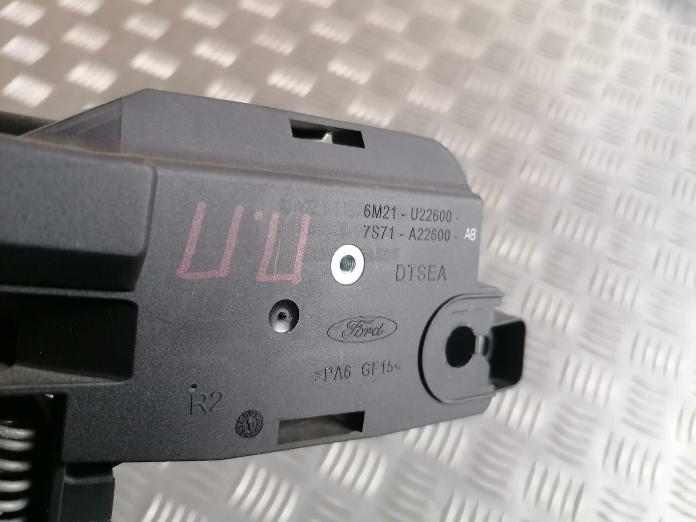 Salona durvju rokturis, priekšējais labais priekš FORD MONDEO 2007 3 Salona durvju rokturis, priekšējais labais priekš FORD MONDEO 2007