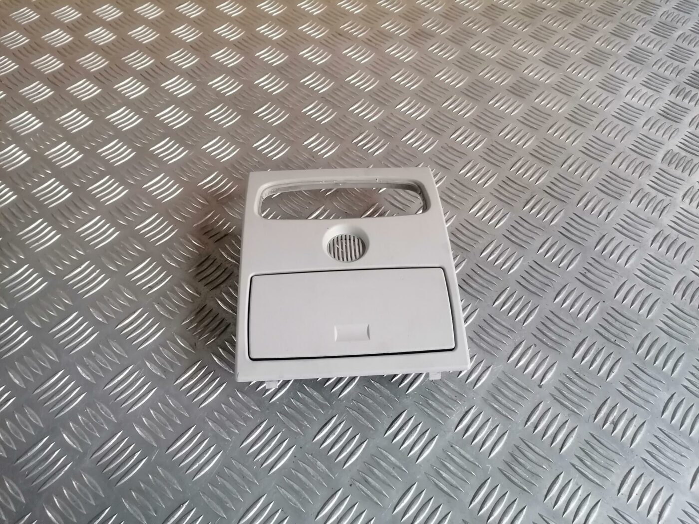 Griestu uzlika priekš FORD MONDEO 2007 1 Griestu uzlika priekš FORD MONDEO 2007