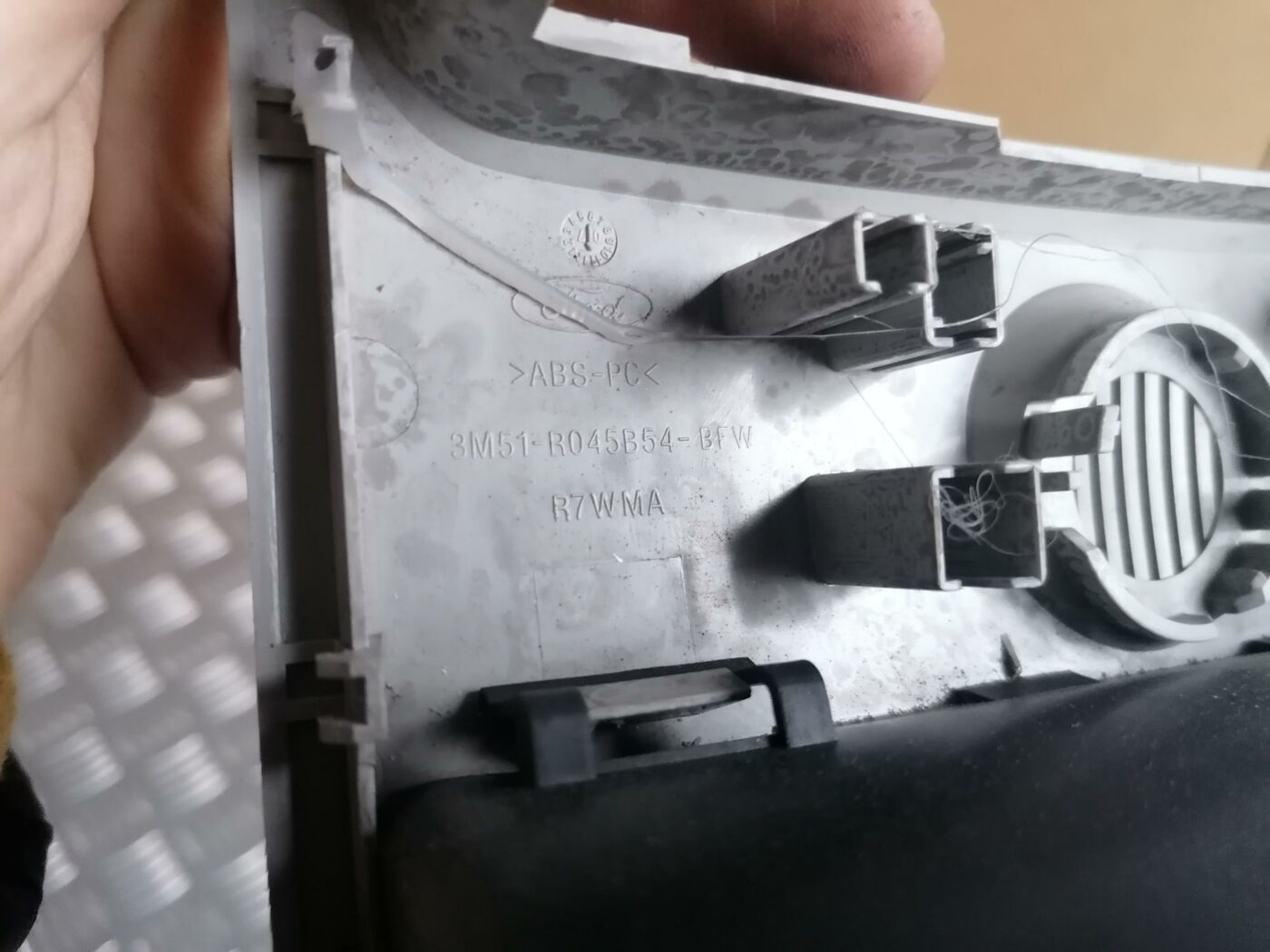 Griestu uzlika priekš FORD MONDEO 2007 4 Griestu uzlika priekš FORD MONDEO 2007