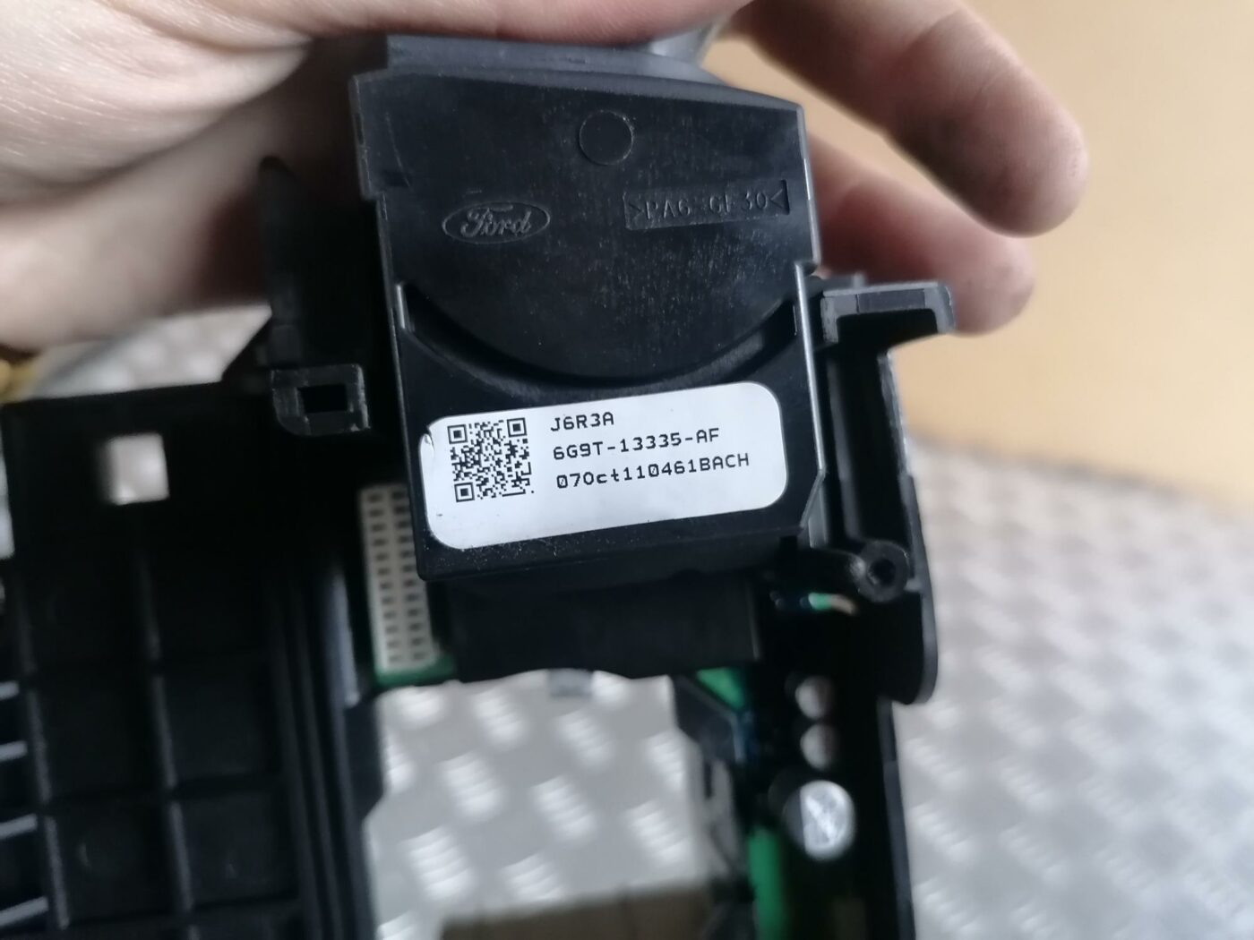 Stūres statnes slēdzis priekš FORD MONDEO 2007 3 Stūres statnes slēdzis priekš FORD MONDEO 2007