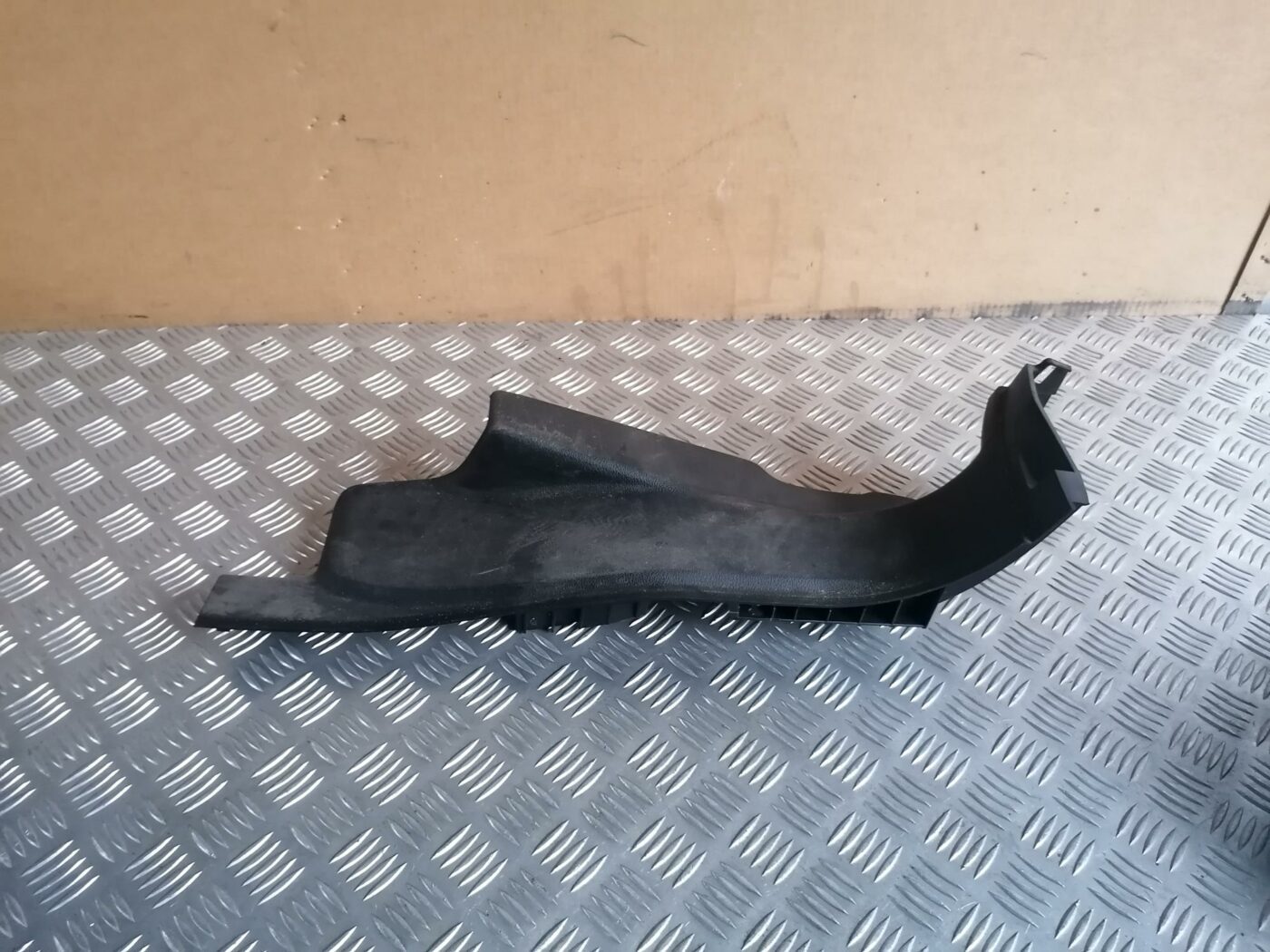 Sliekšņa aizmugurēja kreisa uzlika (salonā) priekš FORD MONDEO 2007 1 Sliekšņa aizmugurēja kreisa uzlika (salonā) priekš FORD MONDEO 2007