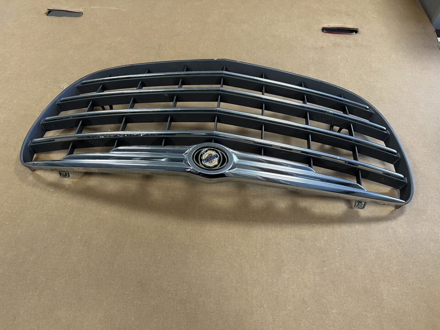 Bufera reste priekš CHRYSLER SEBRING 2006 3 Bufera reste priekš CHRYSLER SEBRING 2006