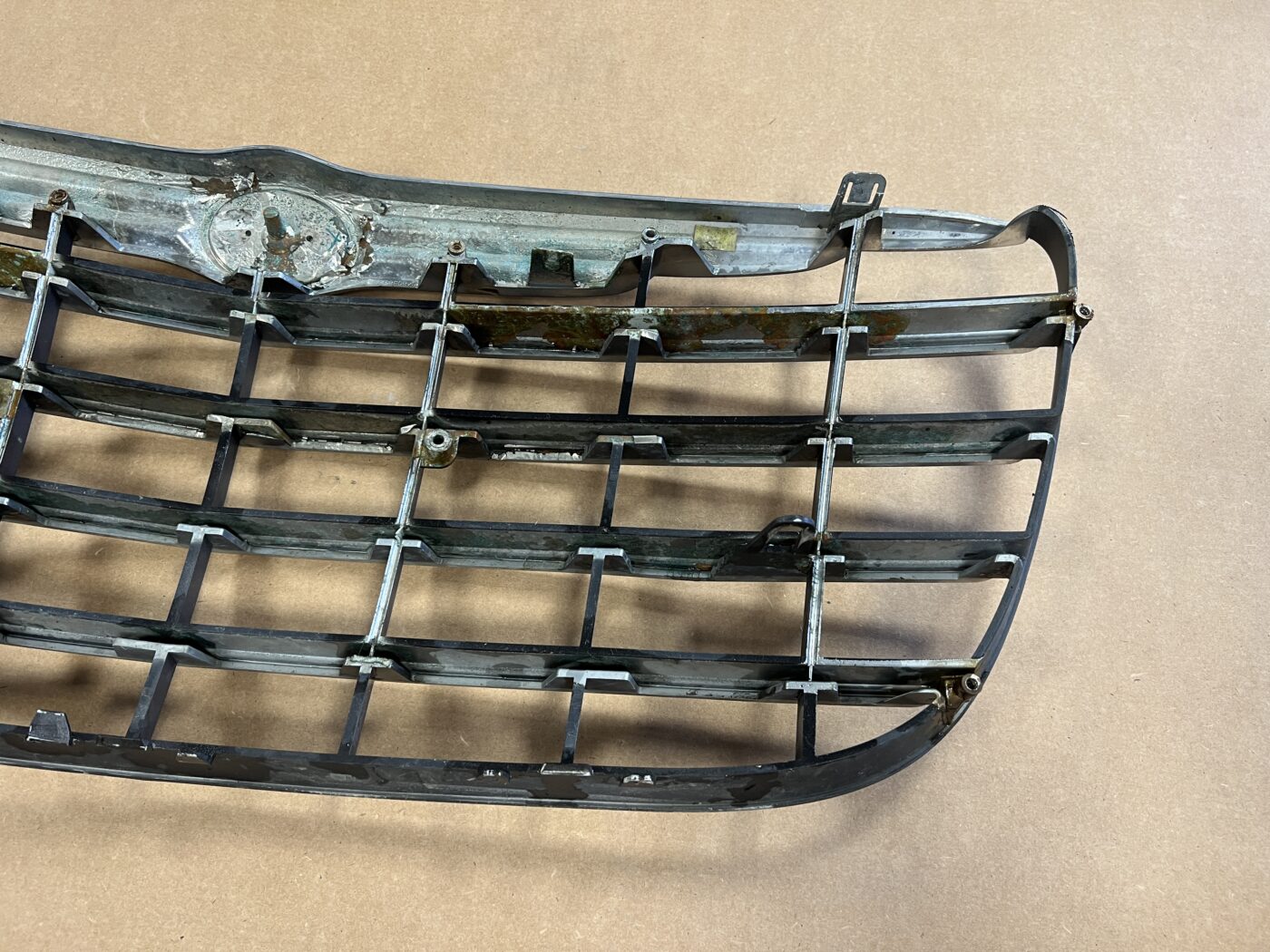 Bufera reste priekš CHRYSLER SEBRING 2006 10 Bufera reste priekš CHRYSLER SEBRING 2006