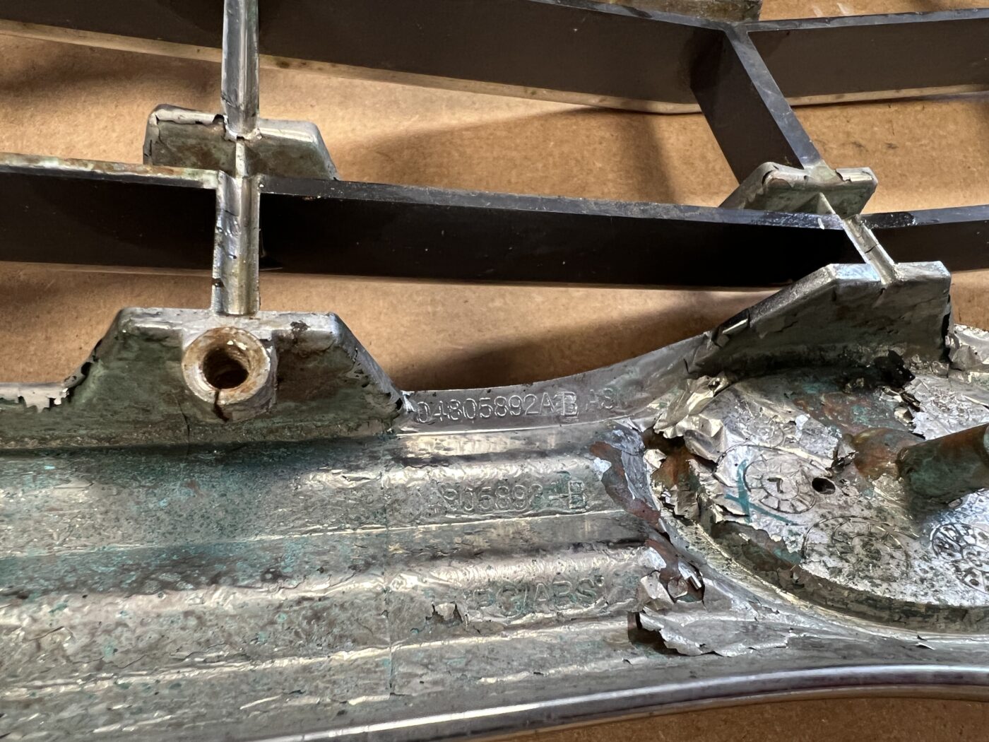 Bufera reste priekš CHRYSLER SEBRING 2006 11 Bufera reste priekš CHRYSLER SEBRING 2006