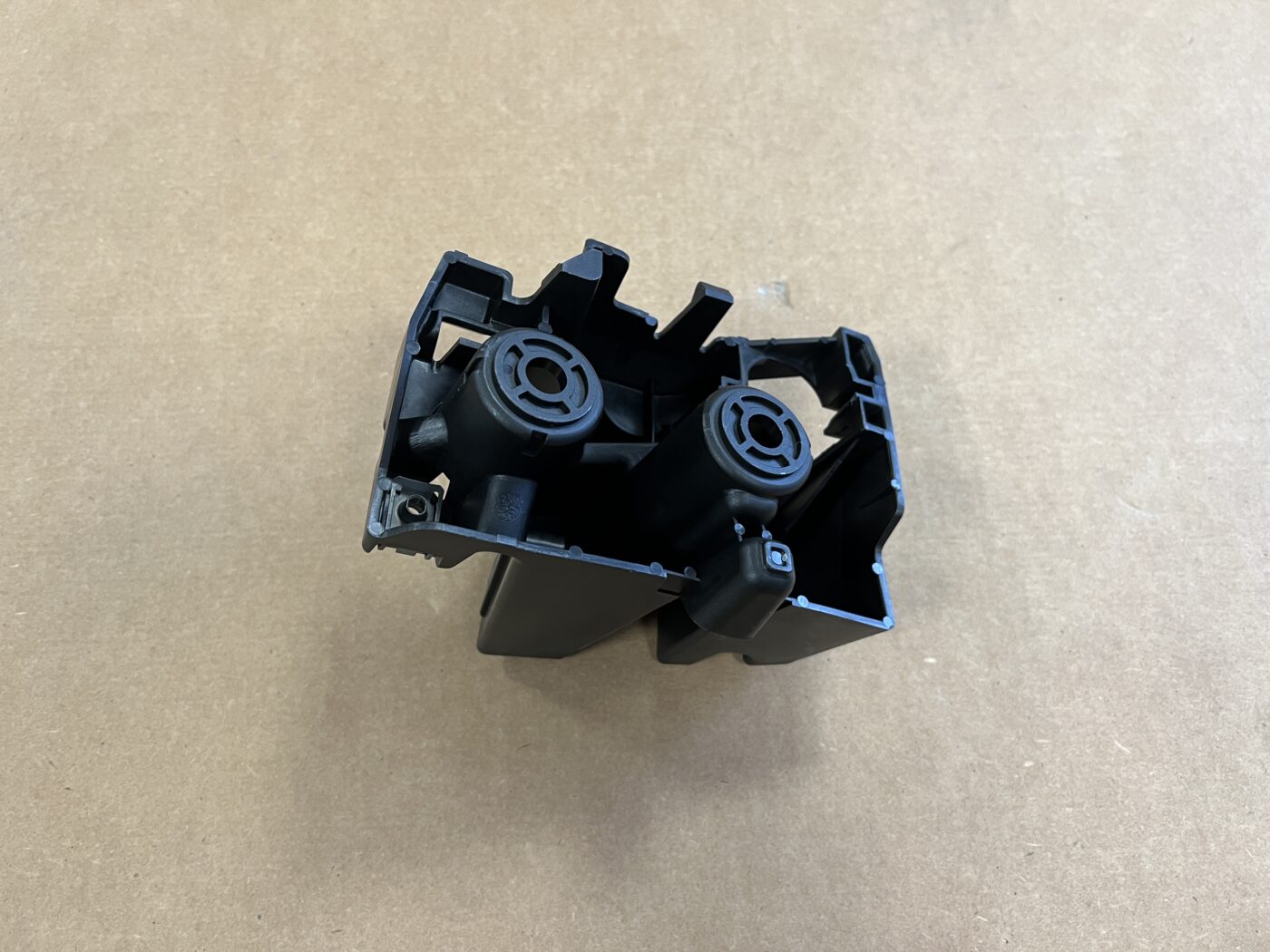 Aizmugurējā spārna un bufera stiprinājums priekš CITROEN C5 2008-2016 9681048480 4 Aizmugurējā spārna un bufera stiprinājums priekš CITROEN C5 2008-2016 9681048480