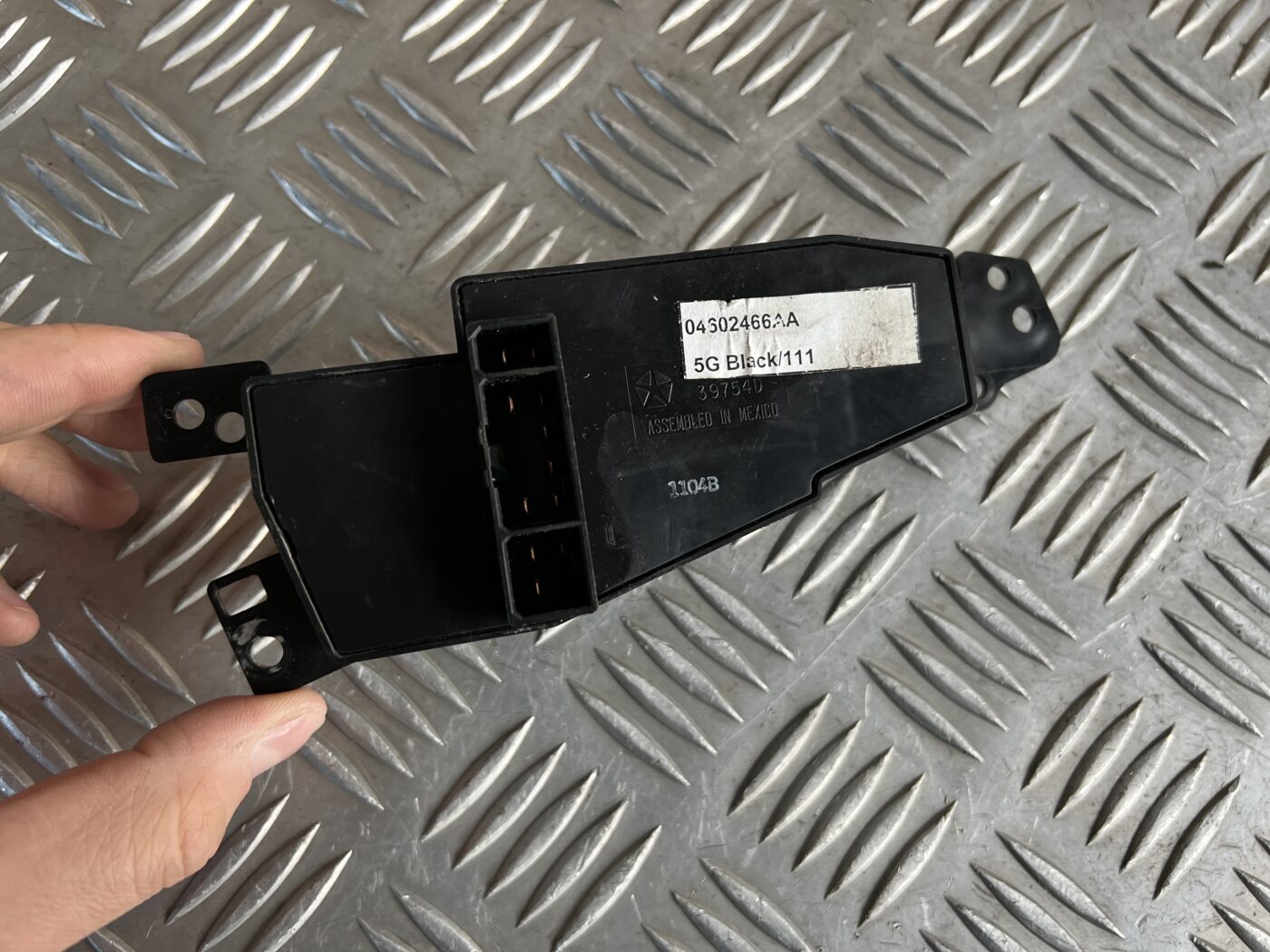 Šofera durvju slēdža pogas priekš CHRYSLER SEBRING 2006 4 Šofera durvju slēdža pogas priekš CHRYSLER SEBRING 2006