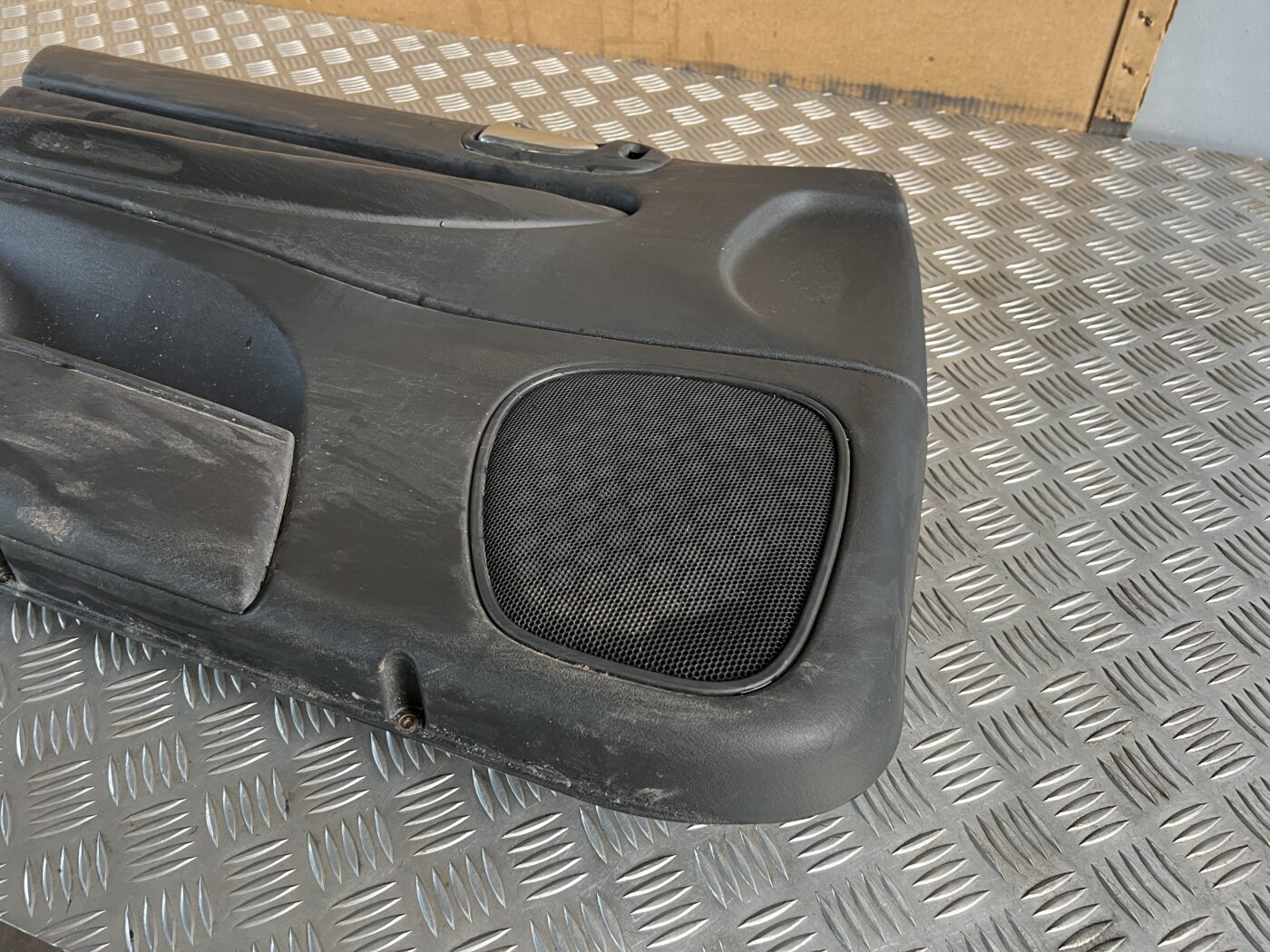 Priekšējo kreiso durvju apdare priekš CHRYSLER SEBRING 2006 3 Priekšējo kreiso durvju apdare priekš CHRYSLER SEBRING 2006