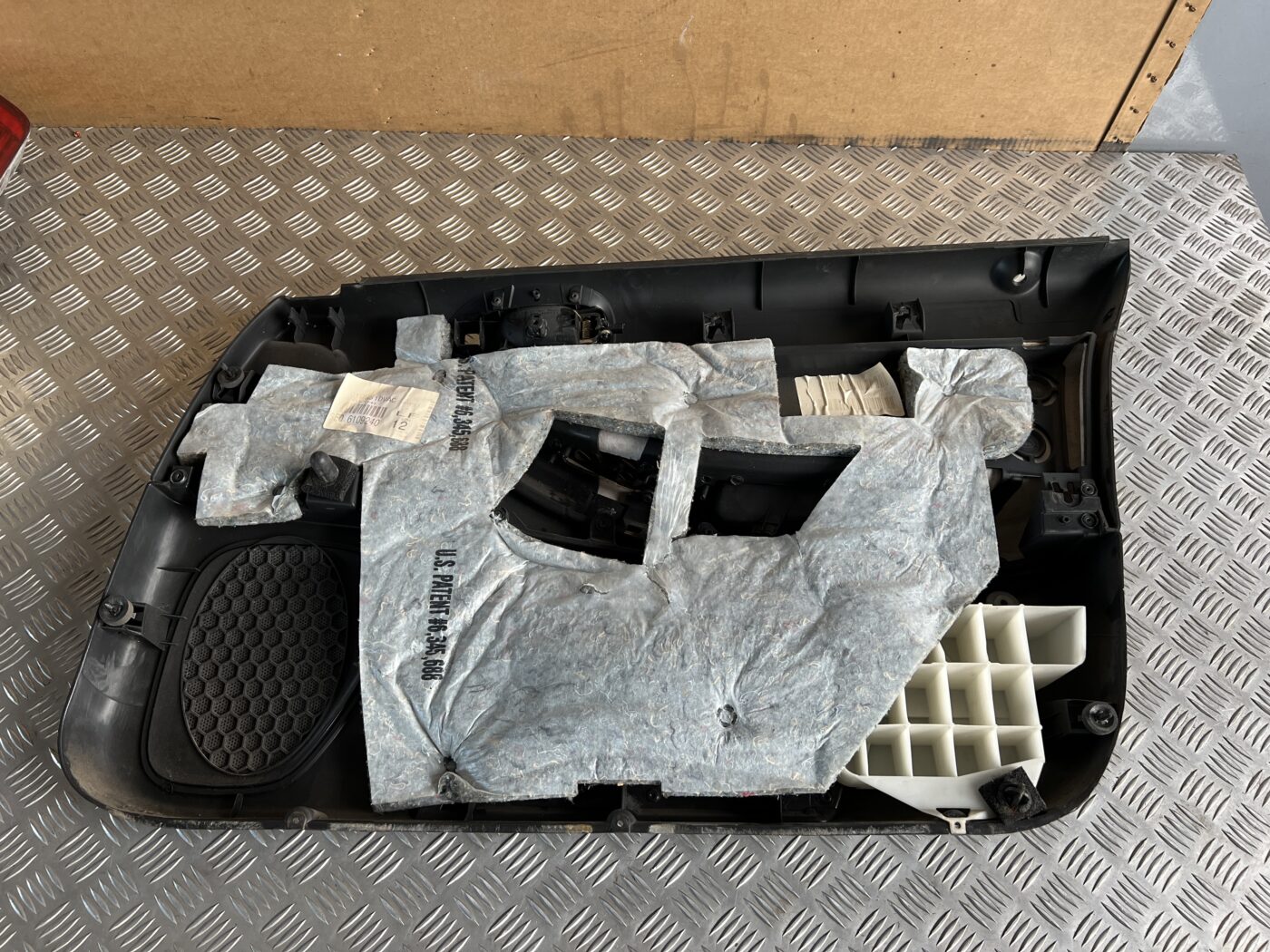 Priekšējo kreiso durvju apdare priekš CHRYSLER SEBRING 2006 5 Priekšējo kreiso durvju apdare priekš CHRYSLER SEBRING 2006