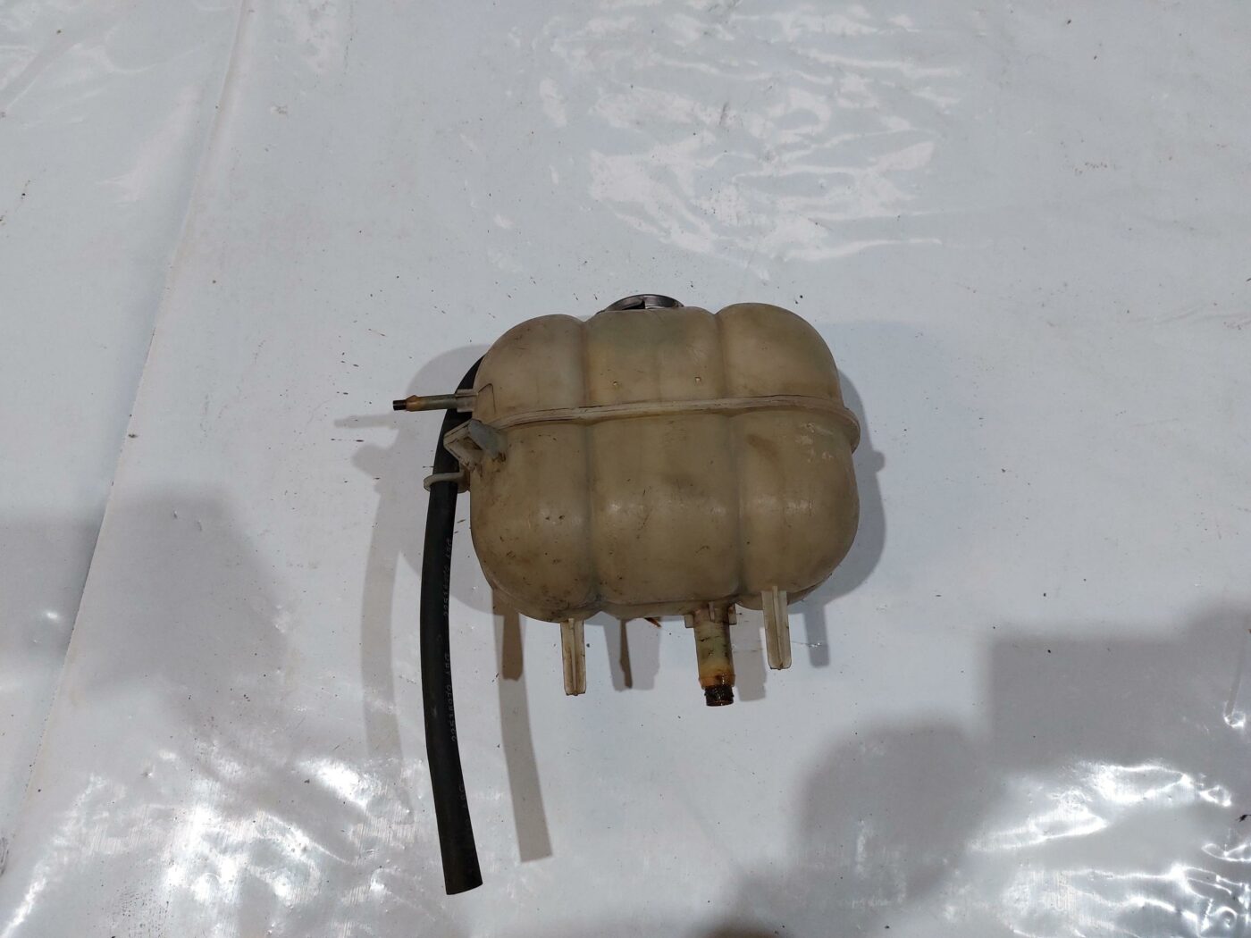 Dzesēšanas šķidruma tvertne priekš CHRYSLER VOYAGER 2006 1 Dzesēšanas šķidruma tvertne priekš CHRYSLER VOYAGER 2006