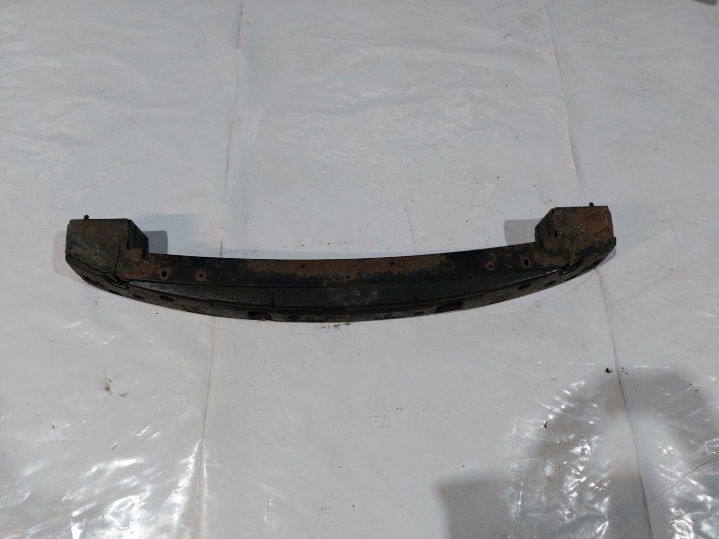 Priekšējā bufera pastiprinātājs priekš CHRYSLER VOYAGER 2006 1 Priekšējā bufera pastiprinātājs priekš CHRYSLER VOYAGER 2006