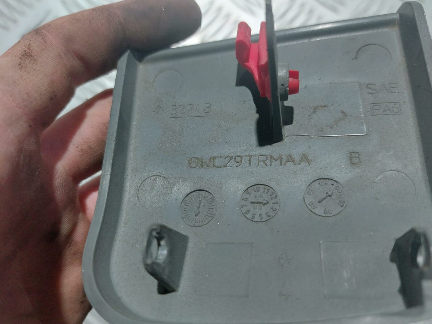 Stāvbremzes ieslēgšanas poga priekš CHRYSLER VOYAGER 2006 3 Stāvbremzes ieslēgšanas poga priekš CHRYSLER VOYAGER 2006