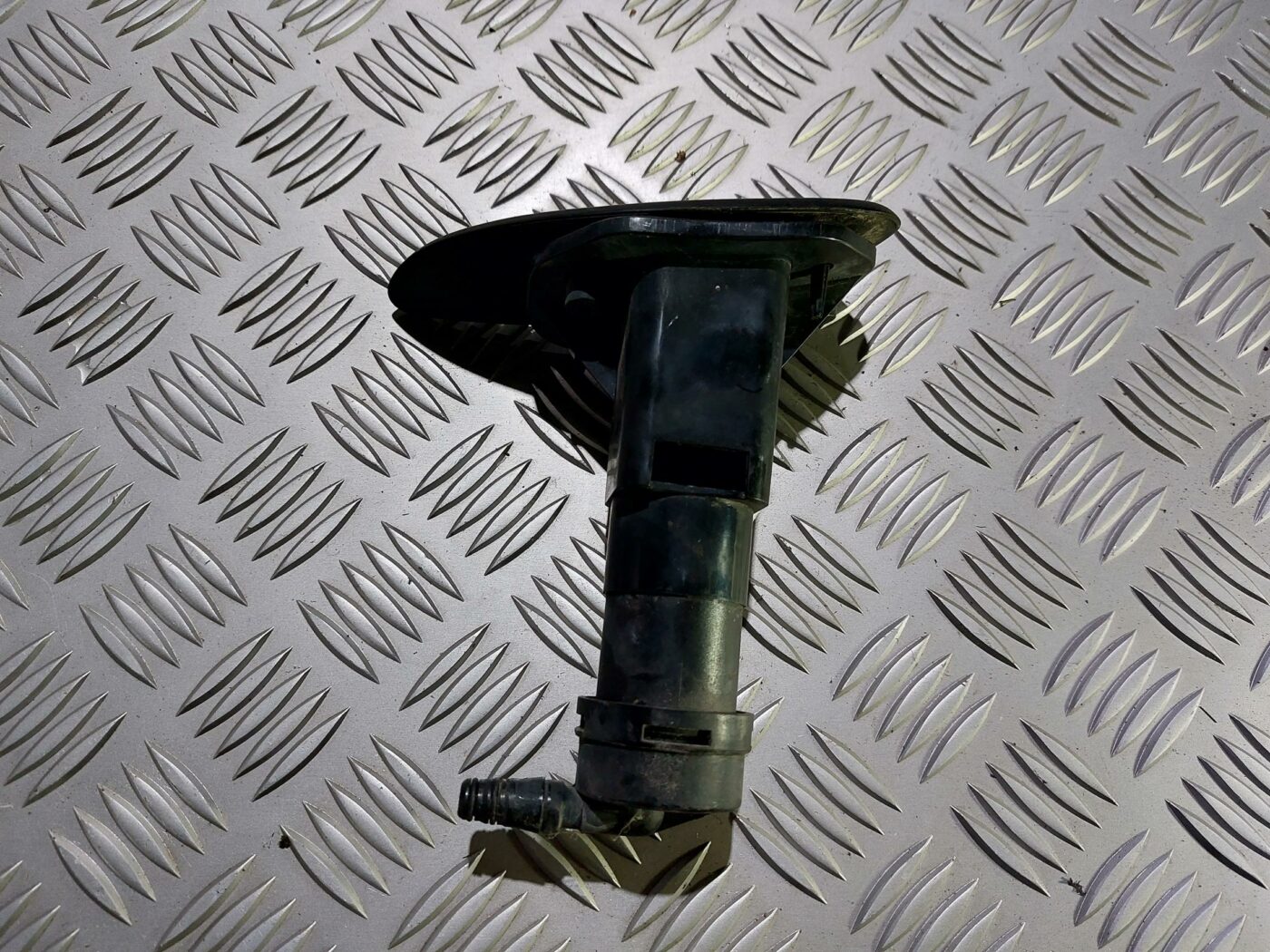 Lukturu mazgātāja sprausla priekš CHRYSLER VOYAGER 2006 1 Lukturu mazgātāja sprausla priekš CHRYSLER VOYAGER 2006