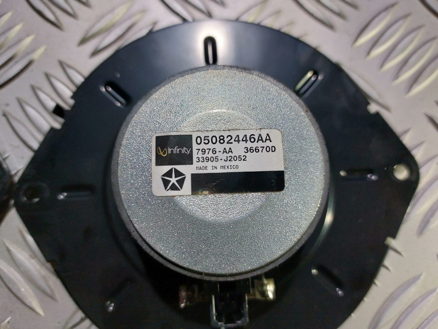 Mērinstrumentu paneļa skaļrunis priekš CHRYSLER VOYAGER 2006 3 Mērinstrumentu paneļa skaļrunis priekš CHRYSLER VOYAGER 2006