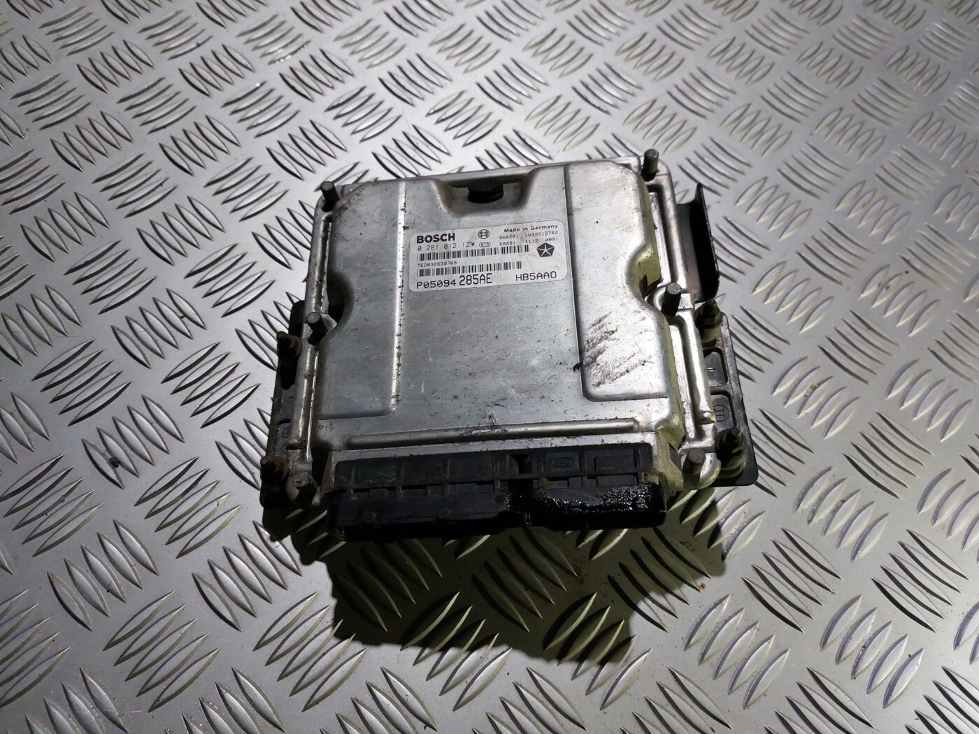 Dzinēja vadības bloks priekš CHRYSLER VOYAGER 2006 1 Dzinēja vadības bloks priekš CHRYSLER VOYAGER 2006