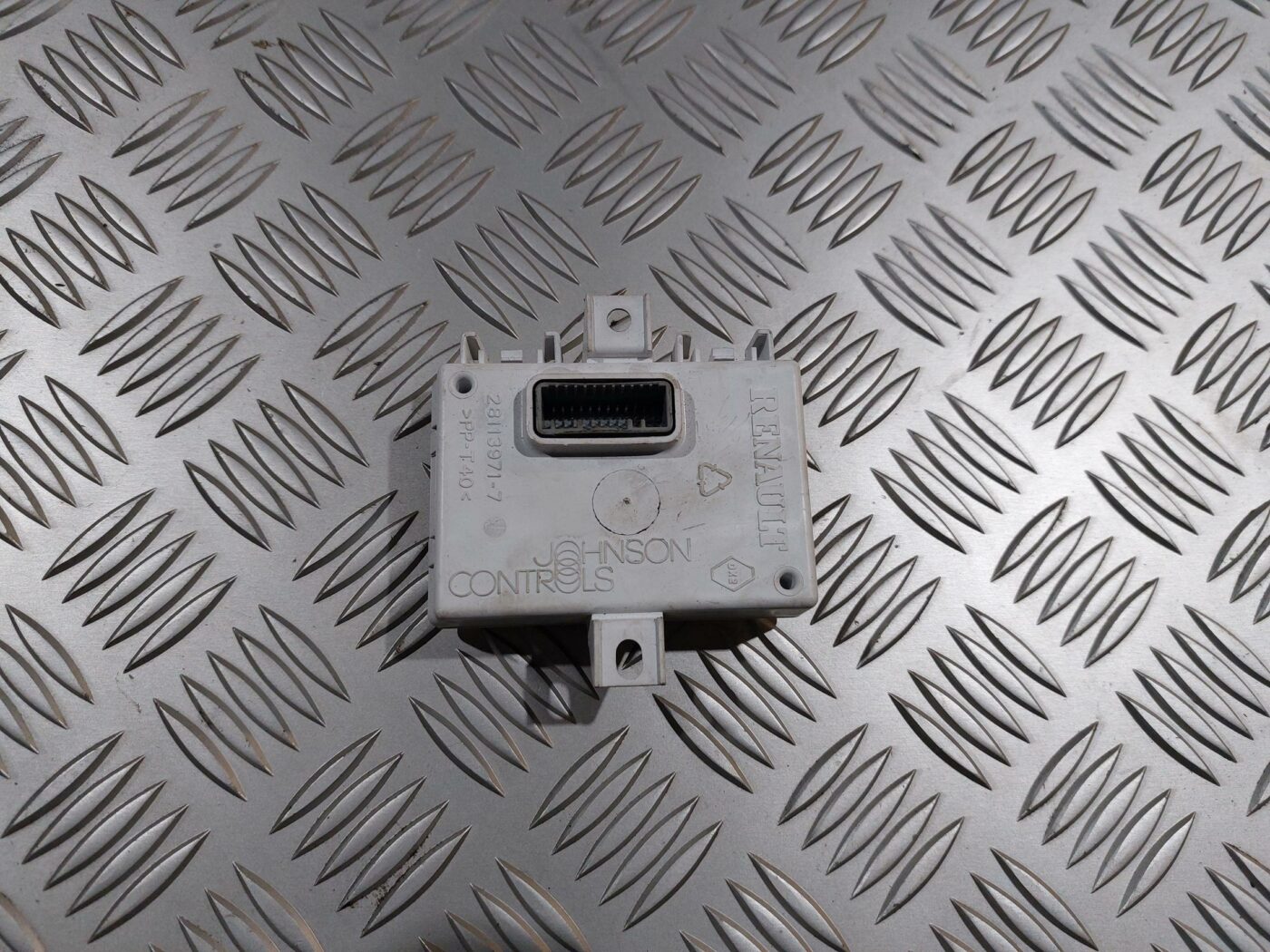 Navigācijas (GPS) vadības bloks priekš RENAULT LAGUNA 2011 2 Navigācijas (GPS) vadības bloks priekš RENAULT LAGUNA 2011