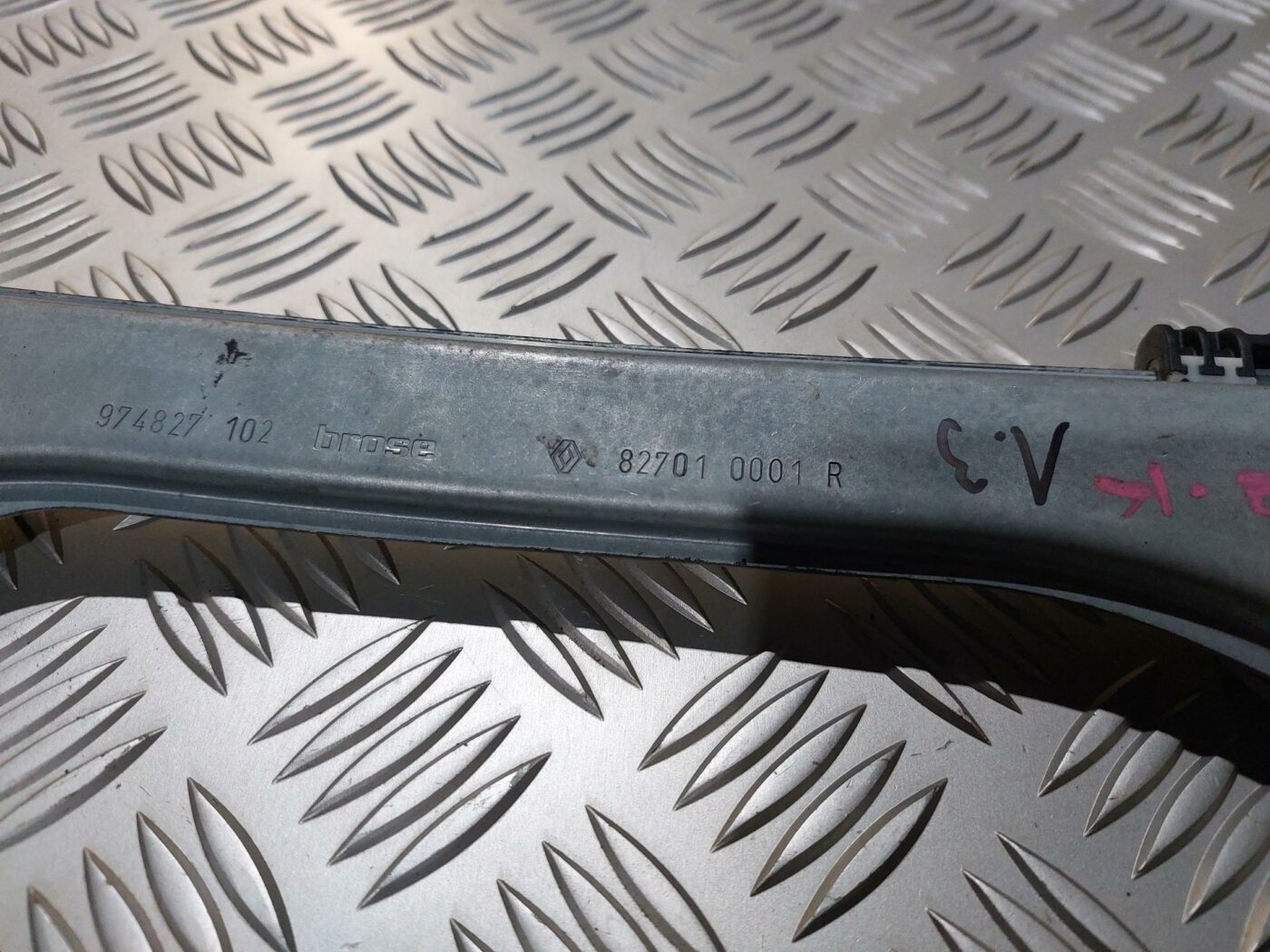 Stikla pacelšanas mehānisms aizmugurējais kreisais priekš RENAULT LAGUNA 2011 3 Stikla pacelšanas mehānisms aizmugurējais kreisais priekš RENAULT LAGUNA 2011