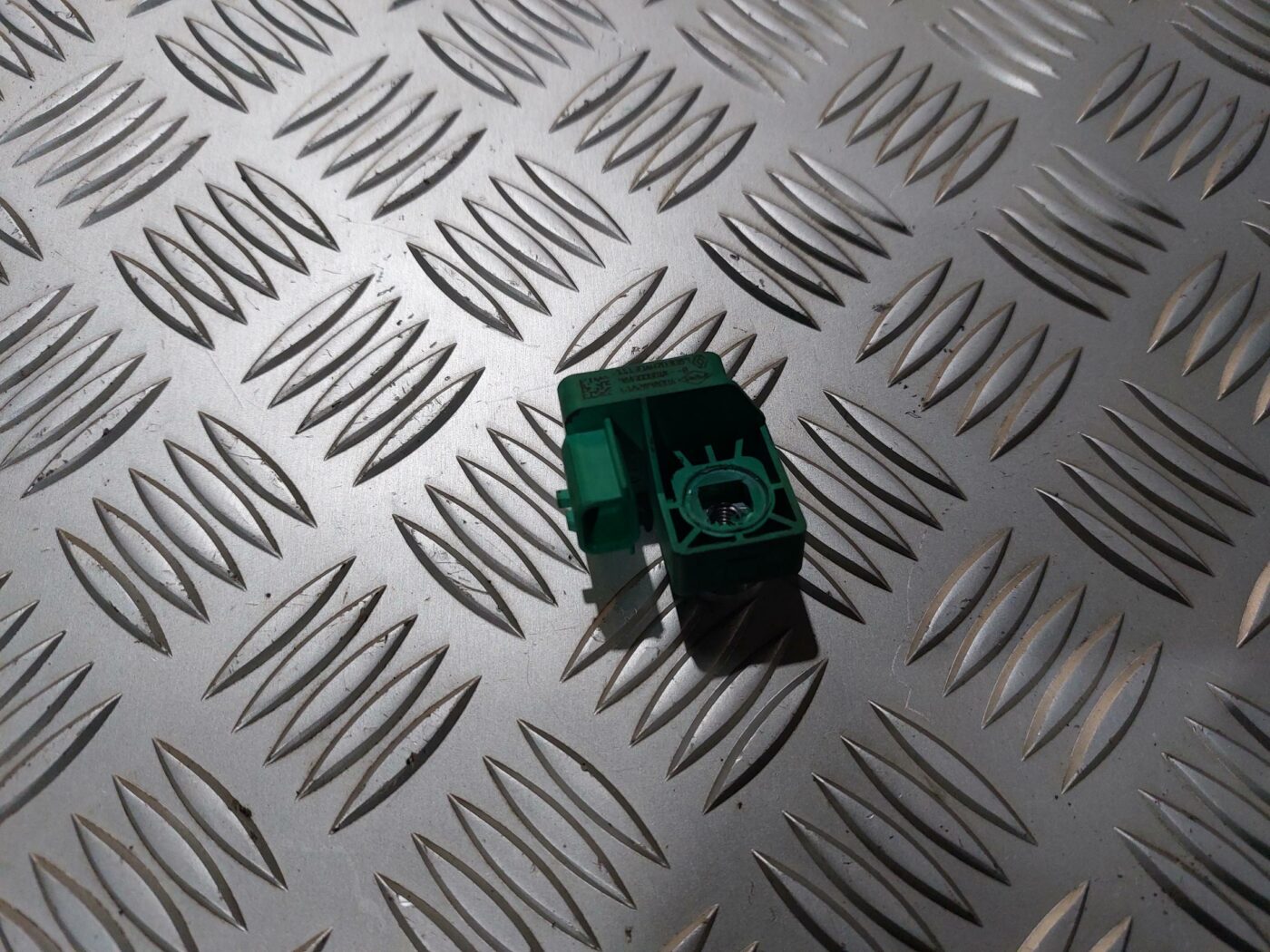 Drošības spilvena trieciensensors priekš RENAULT LAGUNA 2011 1 Drošības spilvena trieciensensors priekš RENAULT LAGUNA 2011