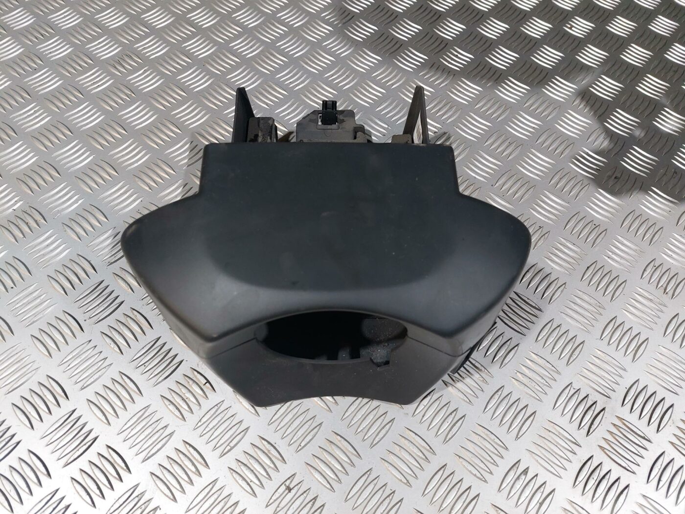 Stūres statnes putekļu aizsargs (salonā) priekš RENAULT LAGUNA 2011 1 Stūres statnes putekļu aizsargs (salonā) priekš RENAULT LAGUNA 2011