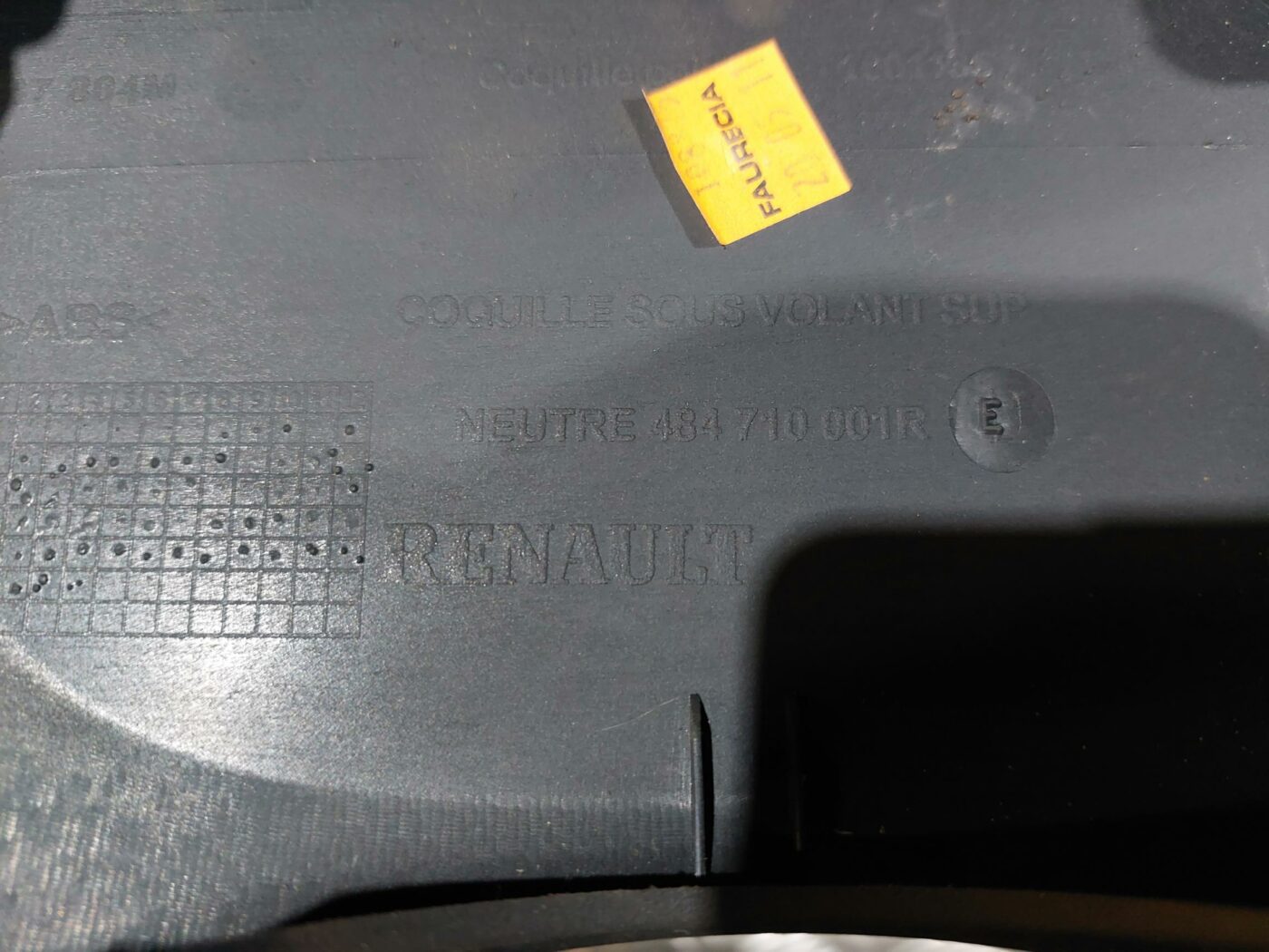 Stūres statnes putekļu aizsargs (salonā) priekš RENAULT LAGUNA 2011 4 Stūres statnes putekļu aizsargs (salonā) priekš RENAULT LAGUNA 2011