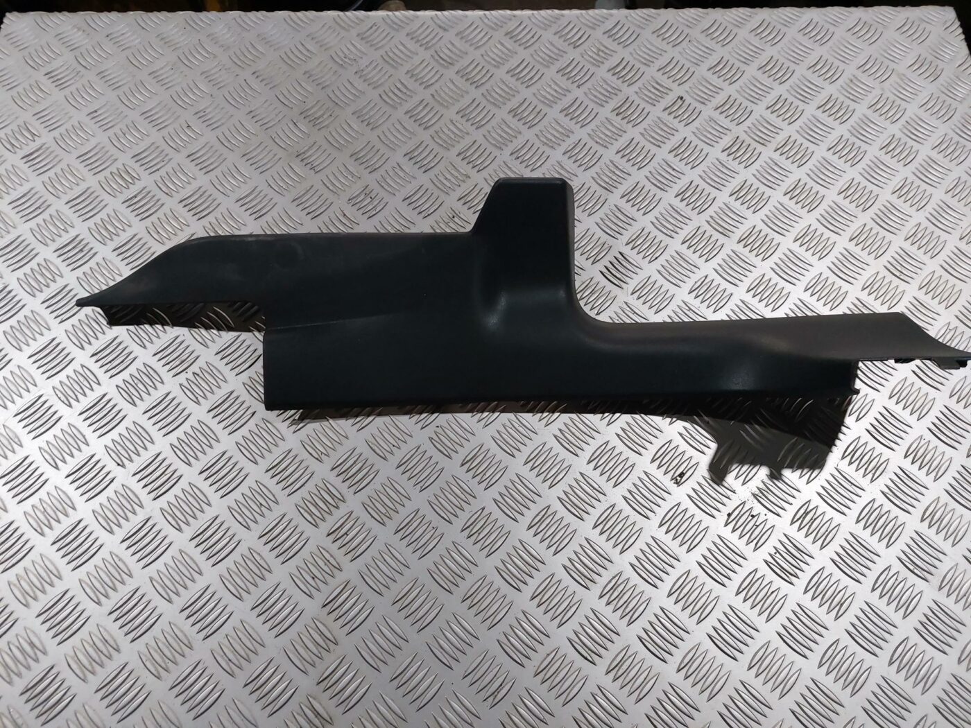 Sliekšņa aizmugurēja laba uzlika (salonā) priekš RENAULT LAGUNA 2011 1 Sliekšņa aizmugurēja laba uzlika (salonā) priekš RENAULT LAGUNA 2011