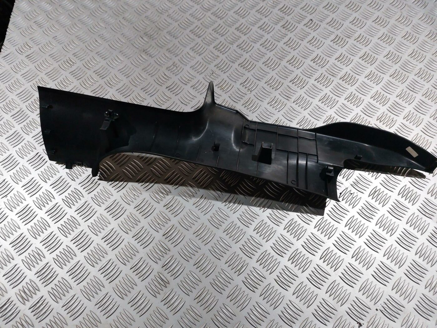 Sliekšņa aizmugurēja laba uzlika (salonā) priekš RENAULT LAGUNA 2011 2 Sliekšņa aizmugurēja laba uzlika (salonā) priekš RENAULT LAGUNA 2011